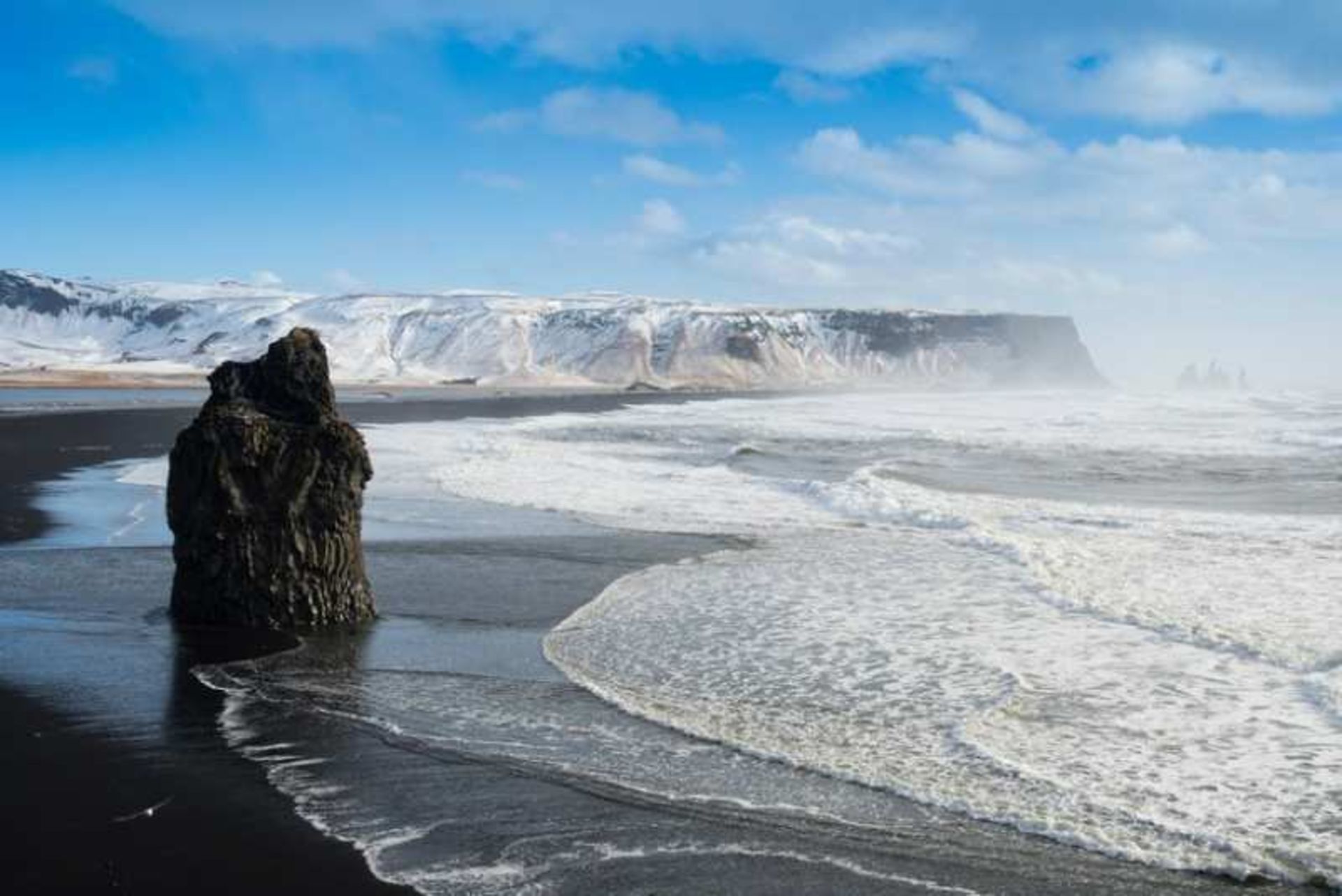 صخره‌های دریایی رینیسفیارا (Reynisfjara)، ایسلند