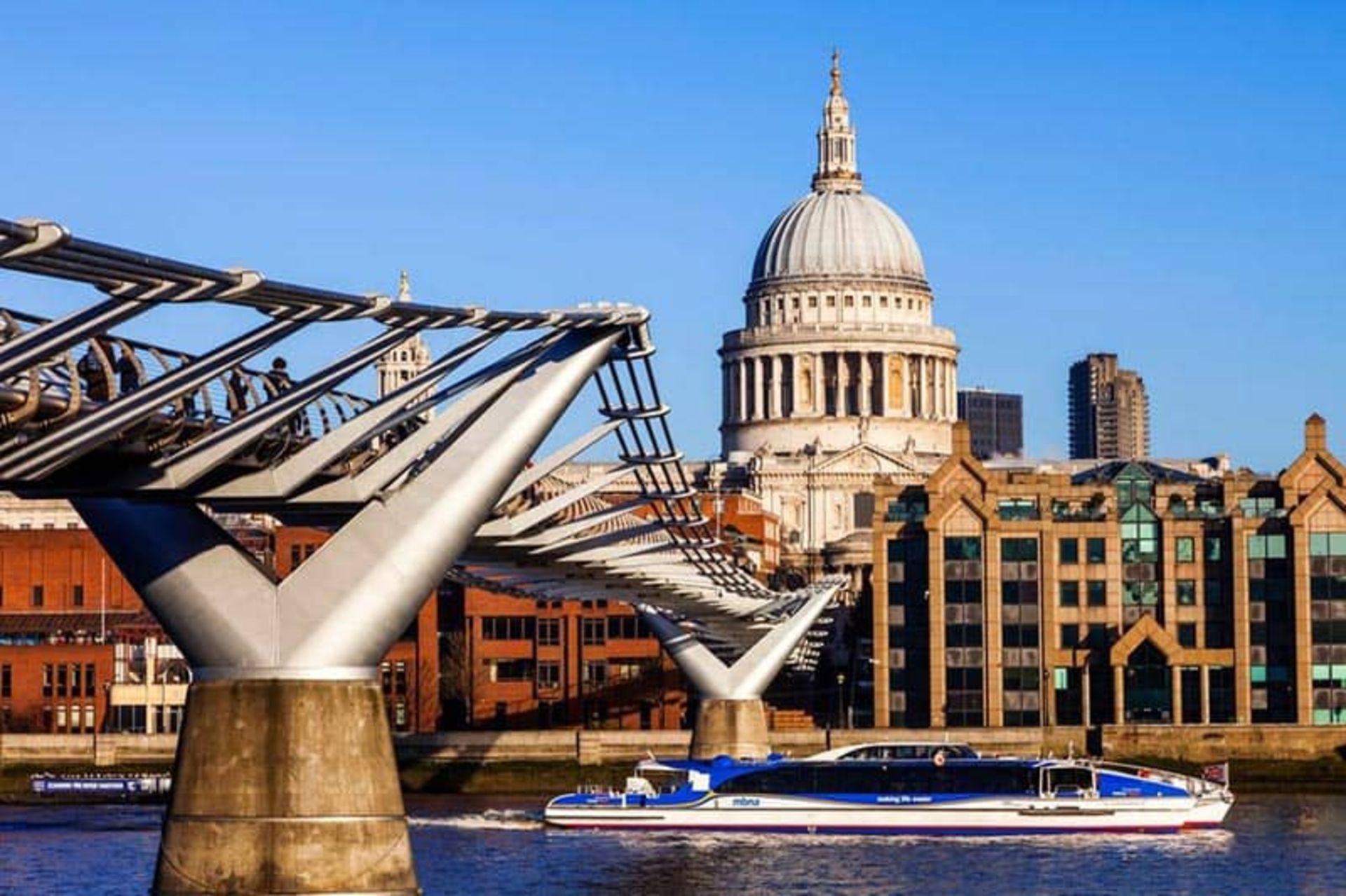 پل هزاره (Millennium Bridge)