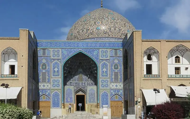 مرمت گنبد شیخ لطف الله