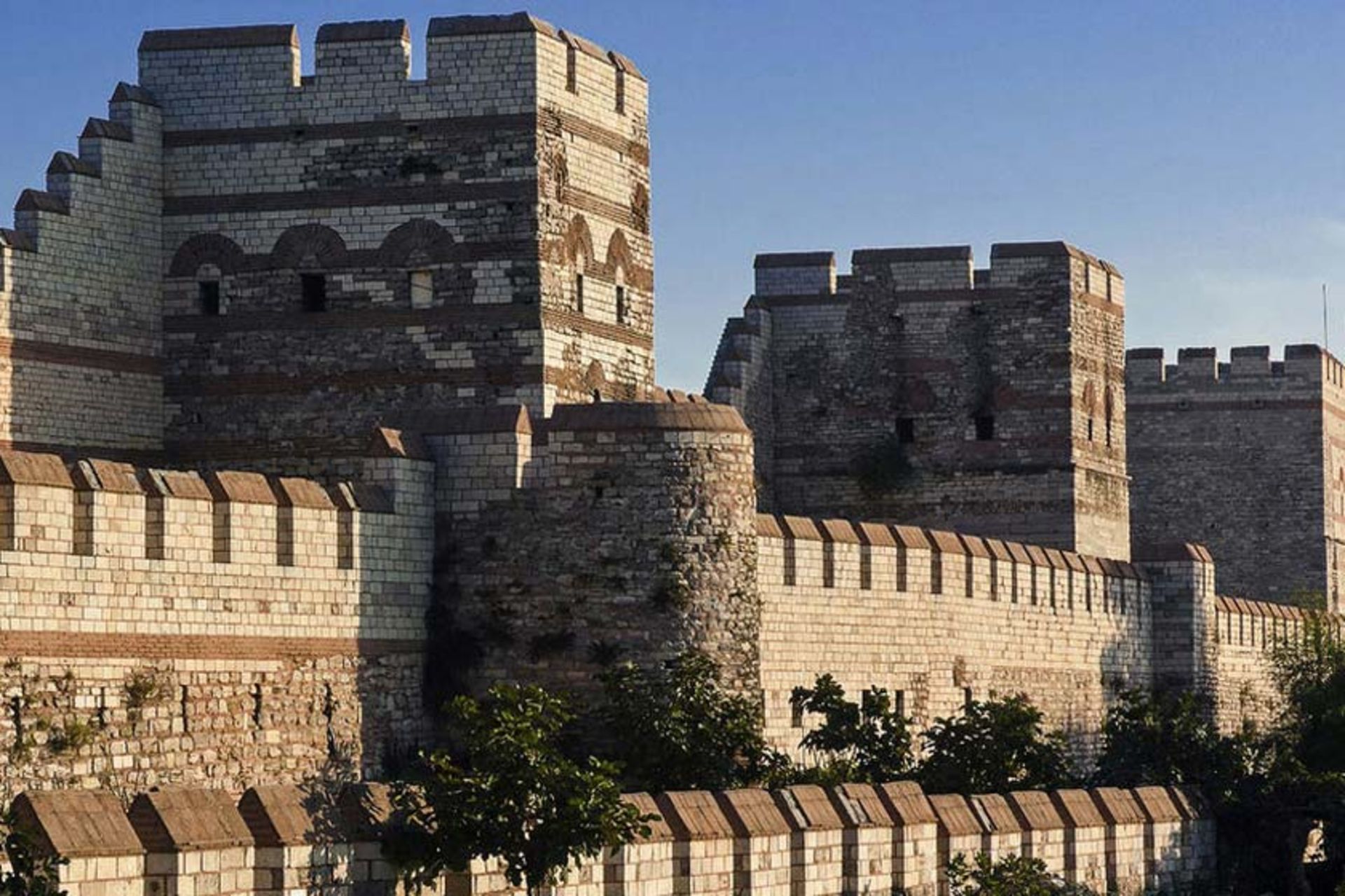 دیوارهای قسطنطنیه
