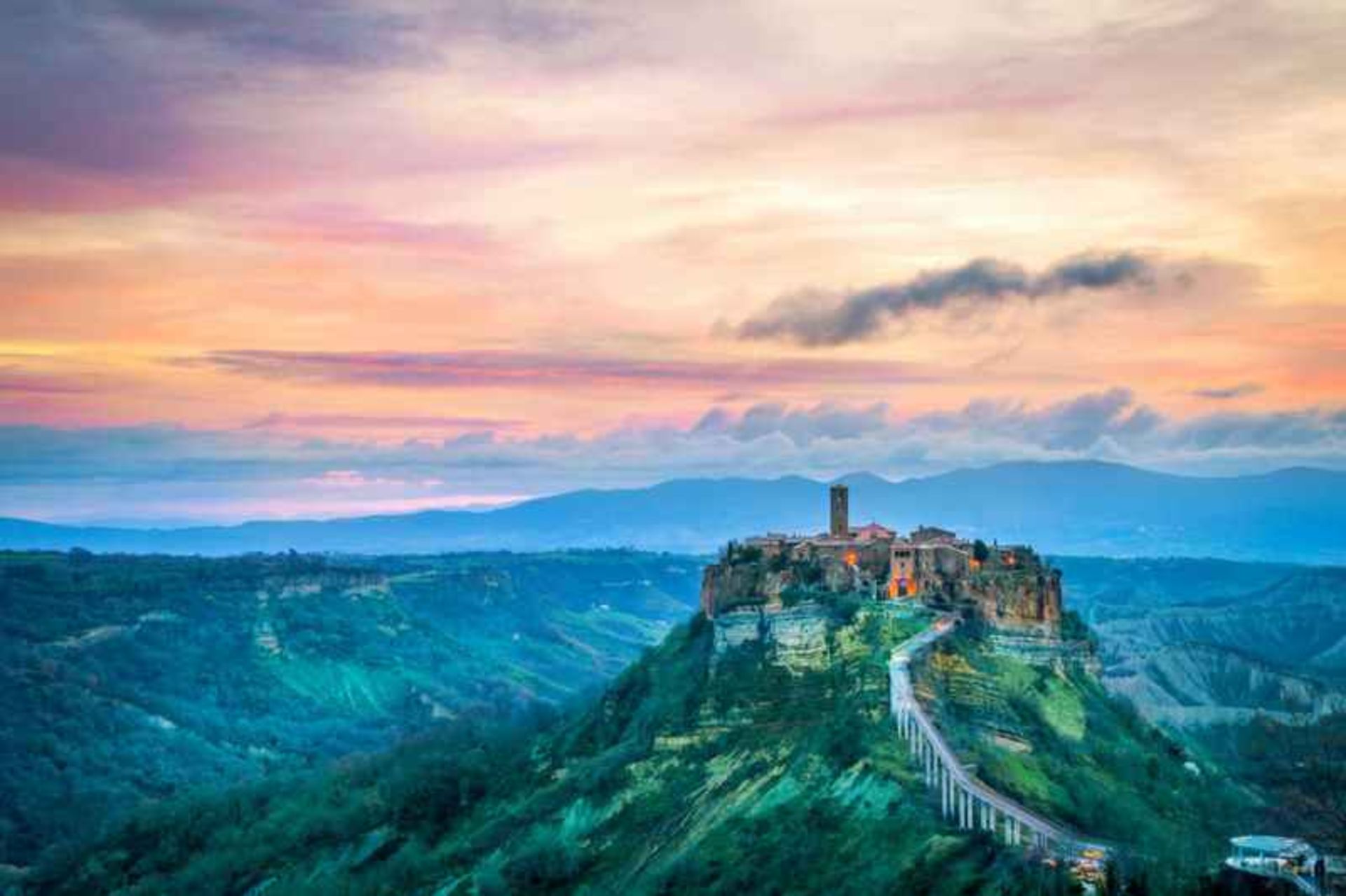 شهر سیویتا دی بانیورجو (Civita di Bagnoregio)، ایتالیا