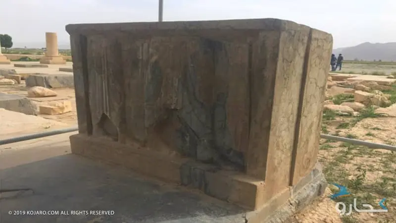 سنگ نگاره انسان بالدار