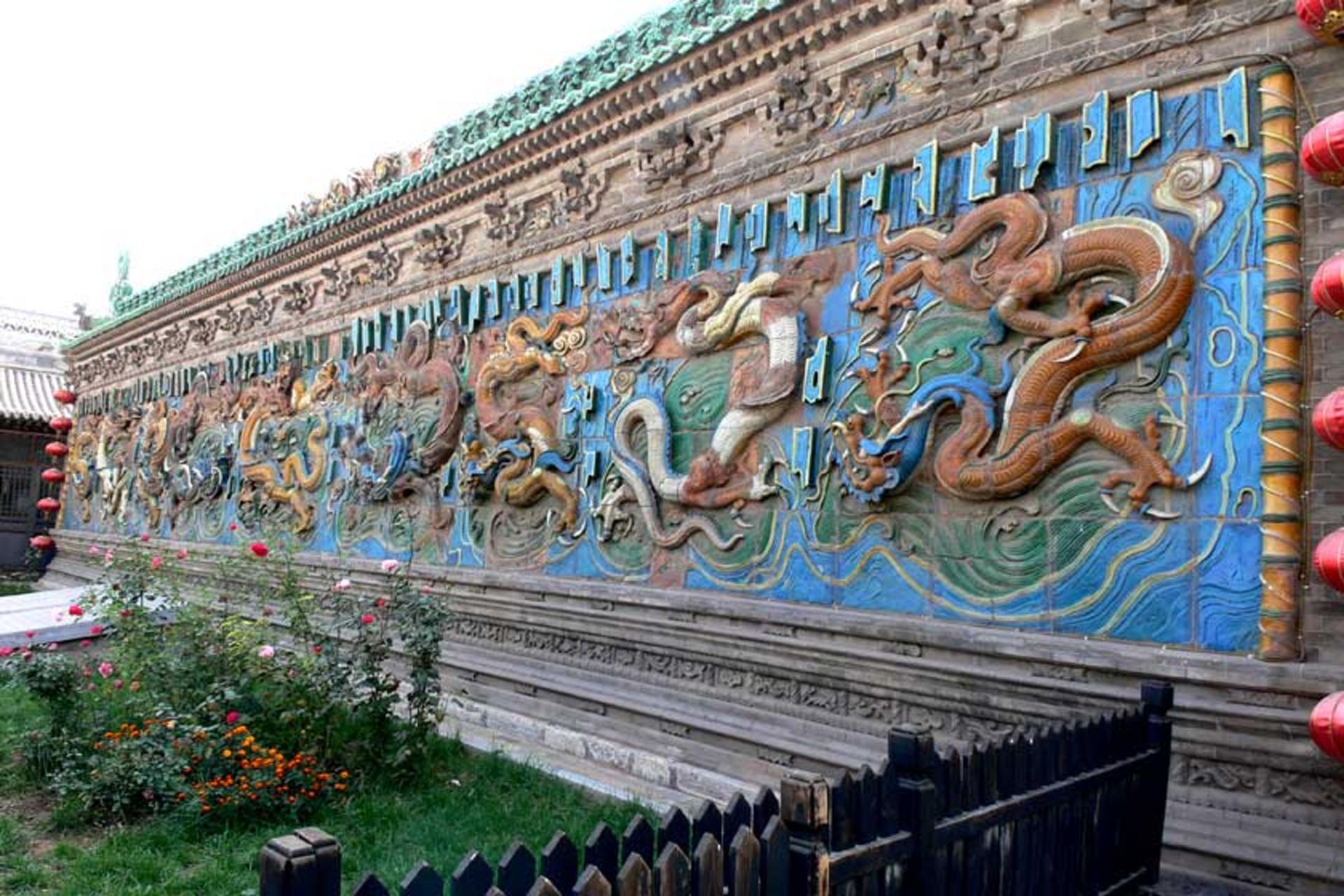 دیوار ۹ اژدها