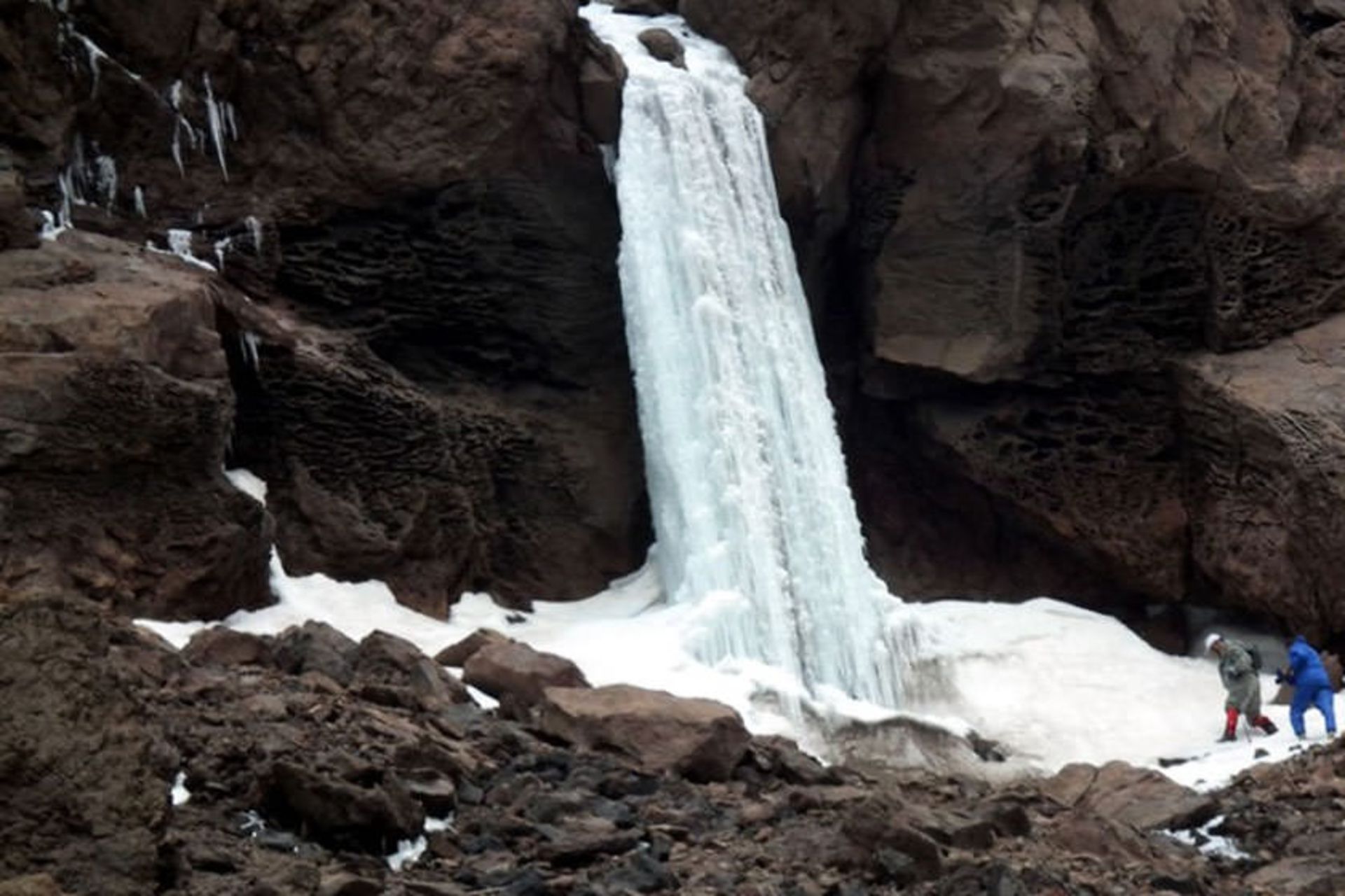 آبشار یخی نوا