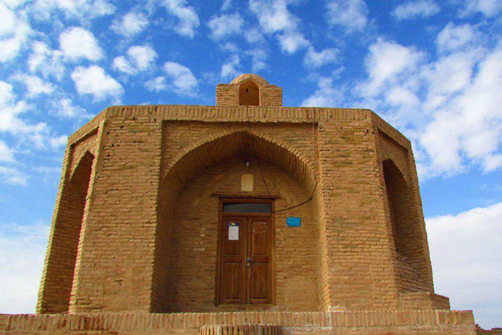 آرامگاه ابن حسام خوسفی