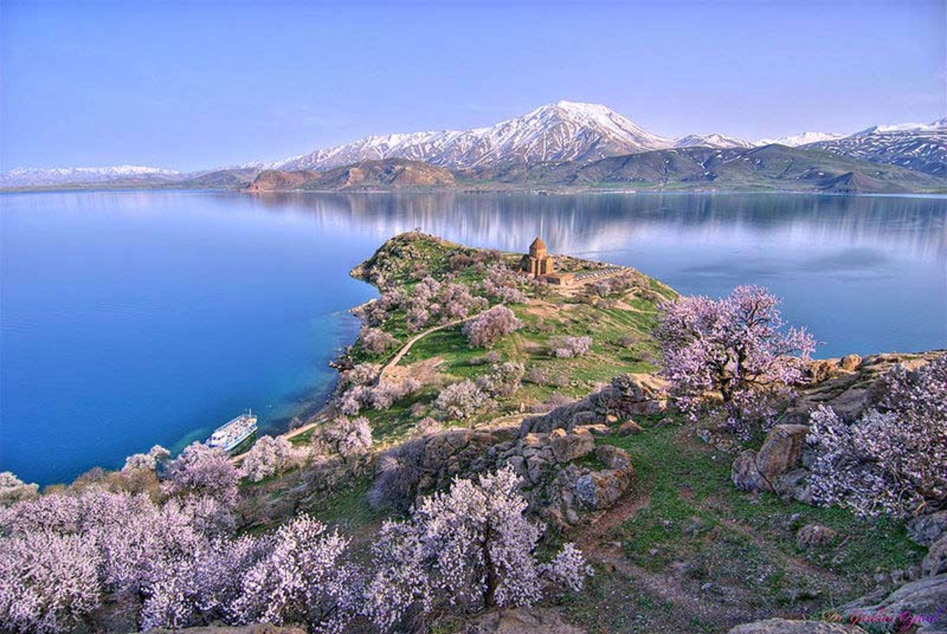 جزیره آکدامار وان