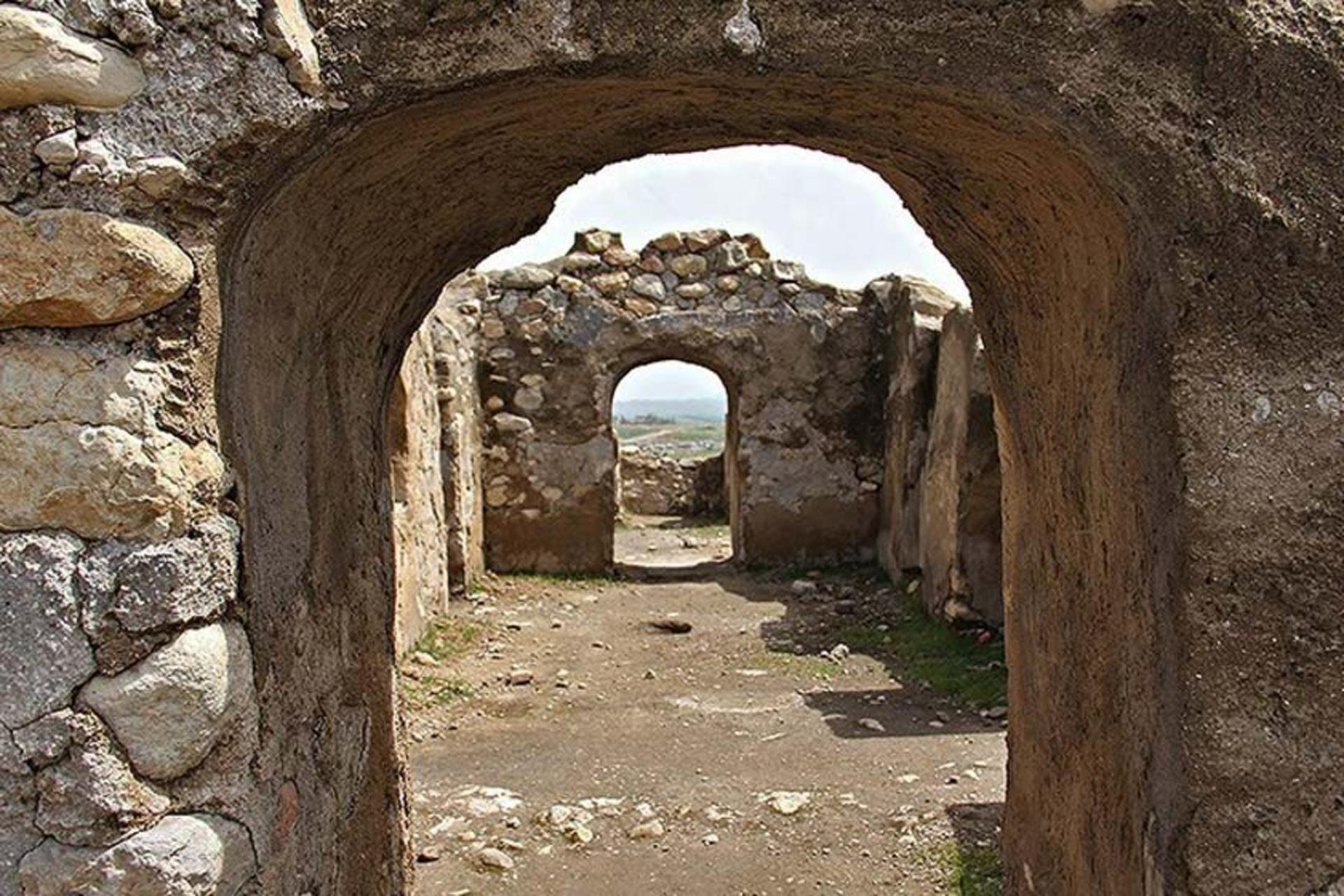 پشت ‌قلعه آبدانان