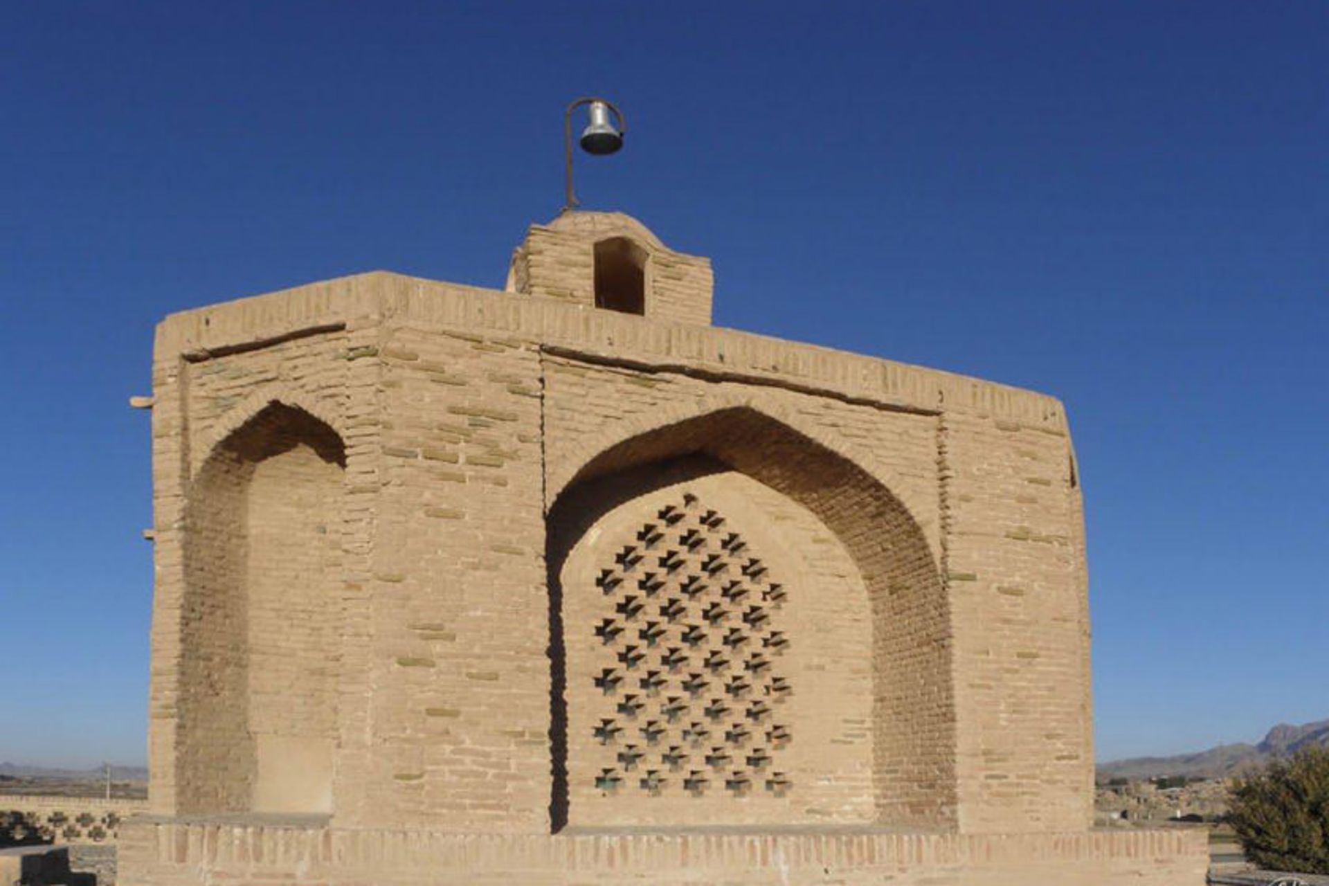 آرامگاه ابن حسام خوسفی