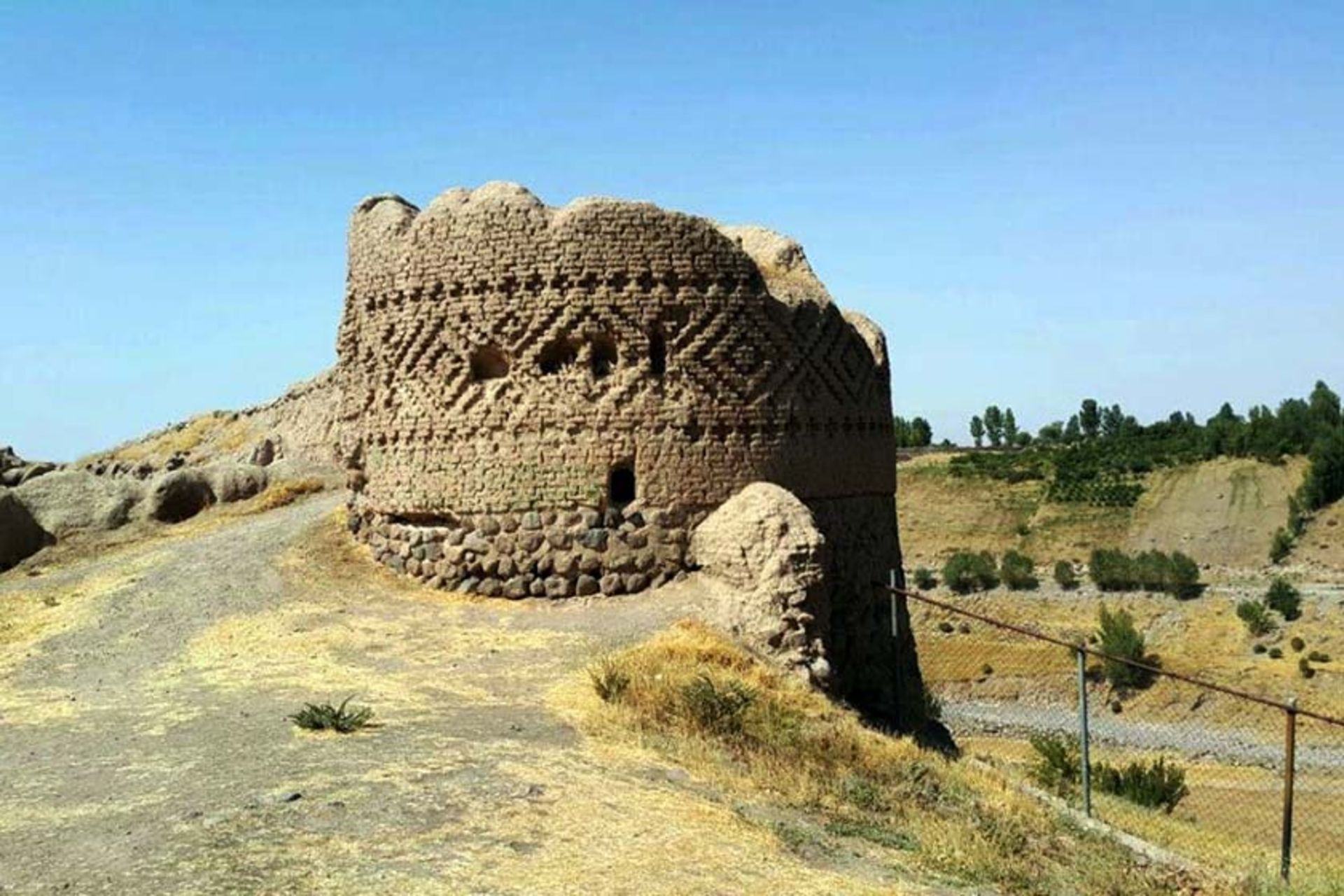 کهنه قلعه مشگين شهر