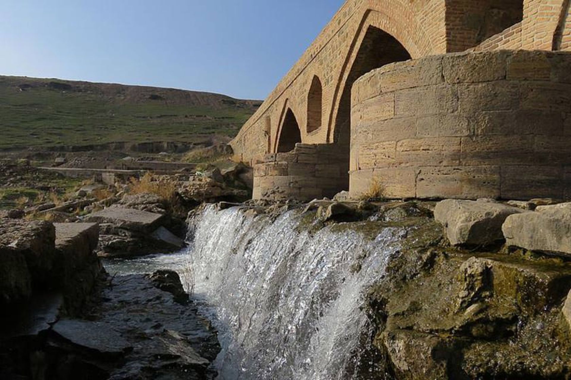 پل دختر مراغه (قیزلار کورپوسی)