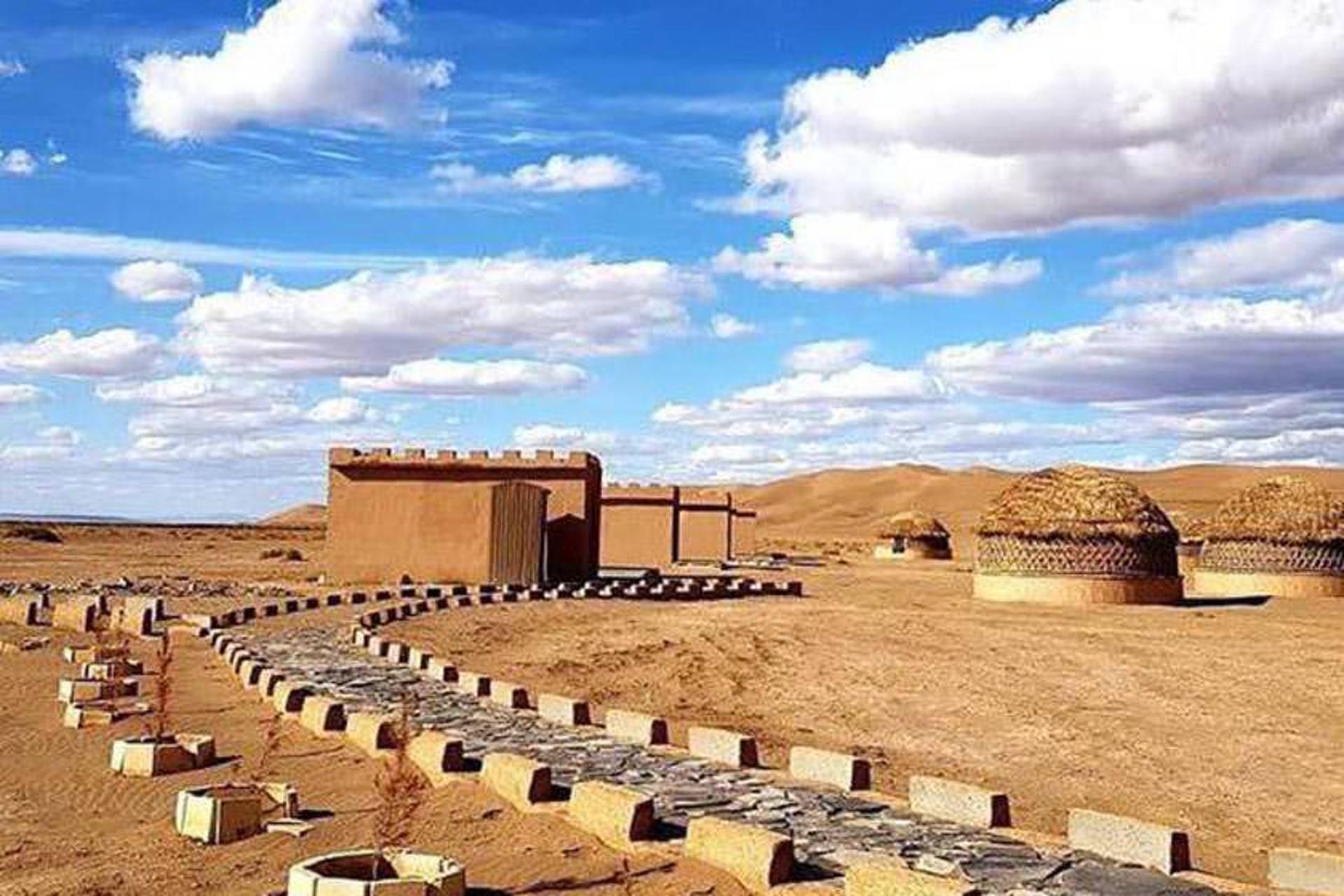مجموعه گردشگری و پارک طبیعت گردی نی باد کویر زرین