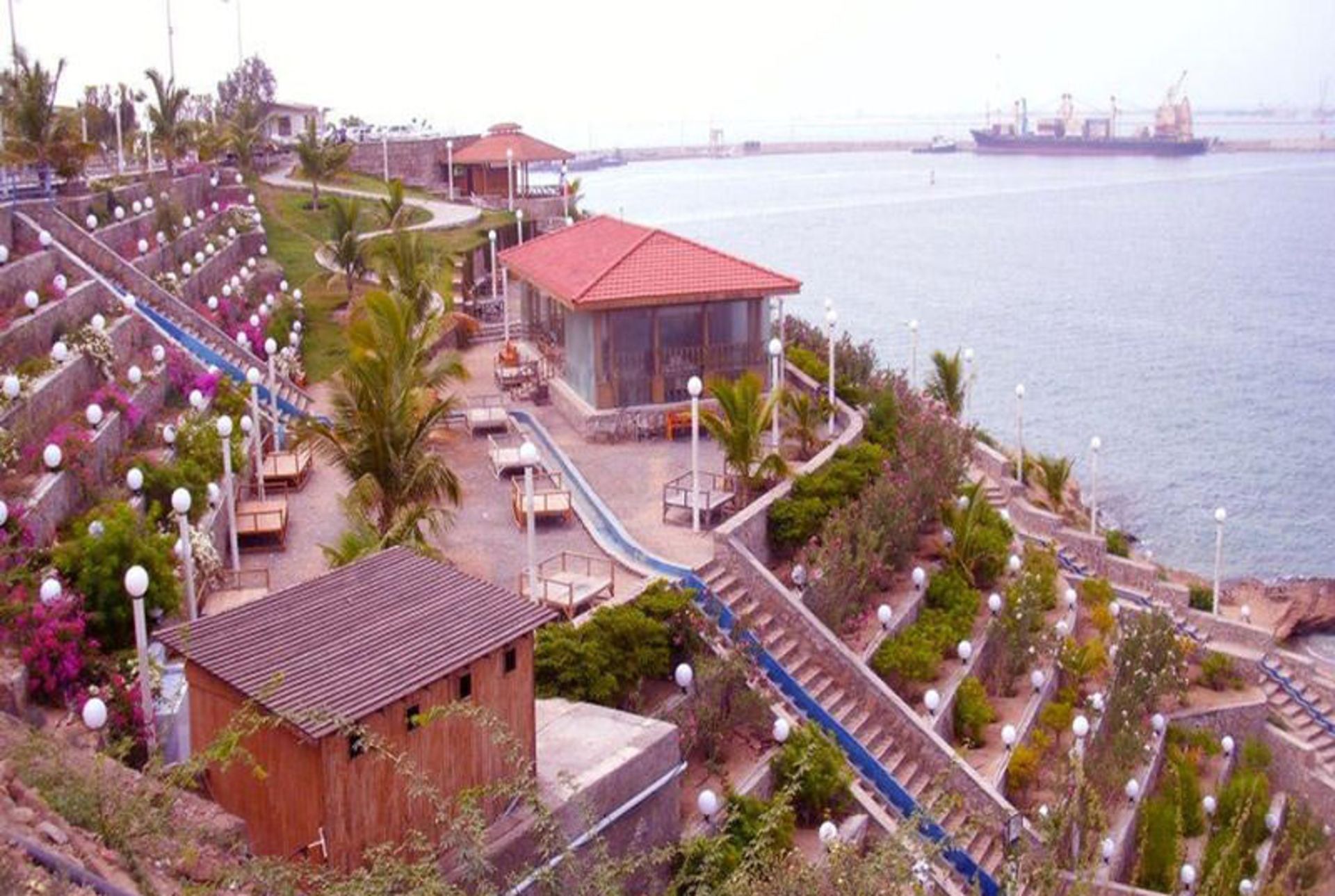 پلاژ ساحلی لیپار