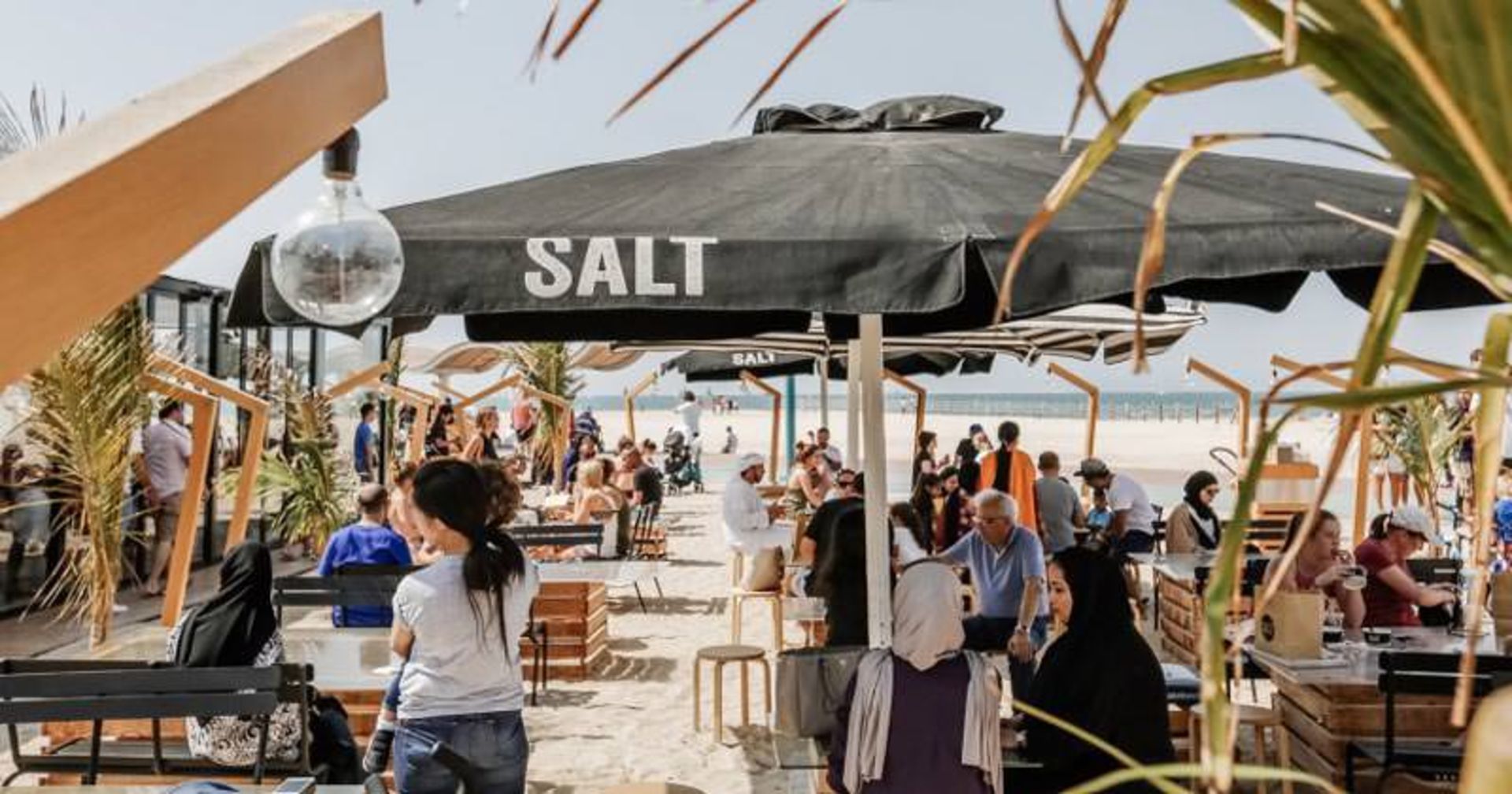 کافه رستوران سیار Salt دبی