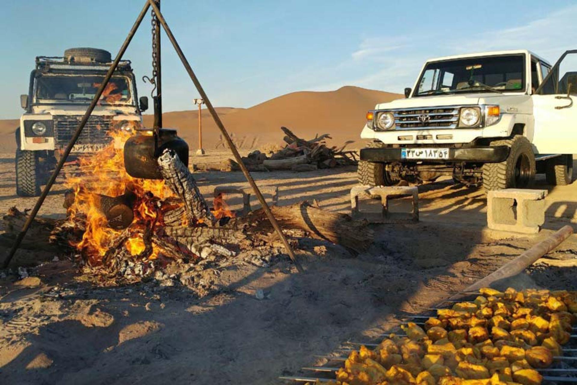 مجموعه گردشگری و پارک طبیعت گردی نی باد کویر زرین