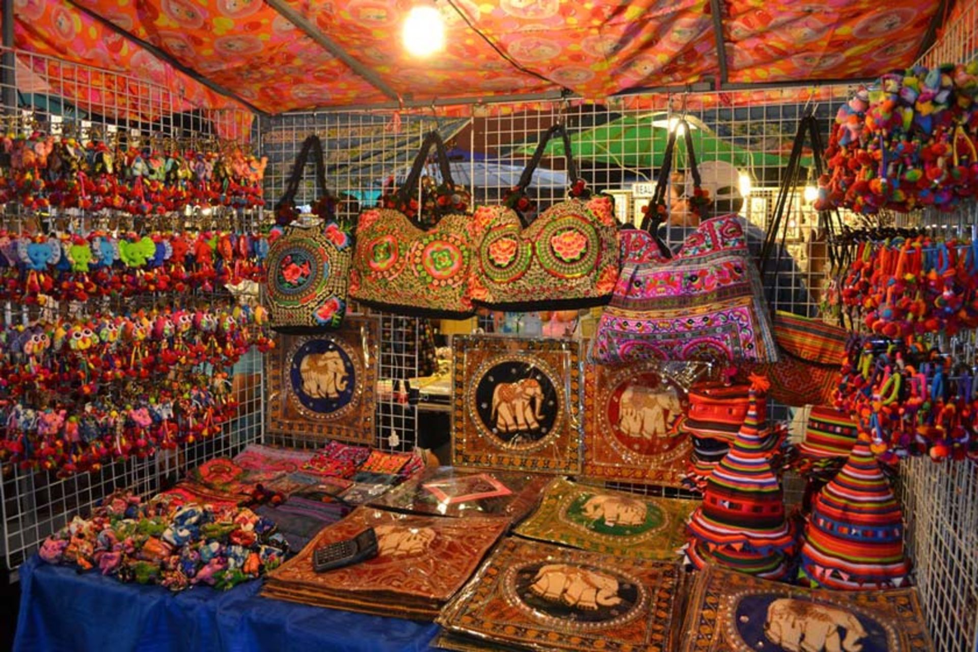 شنبه بازار شبانه خیابان واکینگ (بازار وولای)