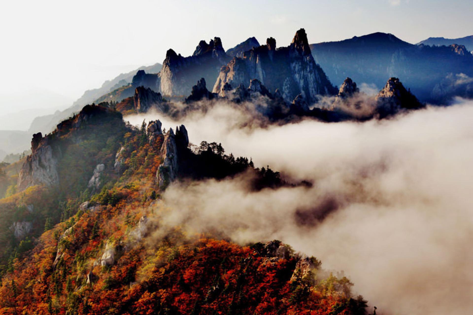 مسیر کوهستانی دایناسور (مسیر کوهستانی گونگ ریونگ)