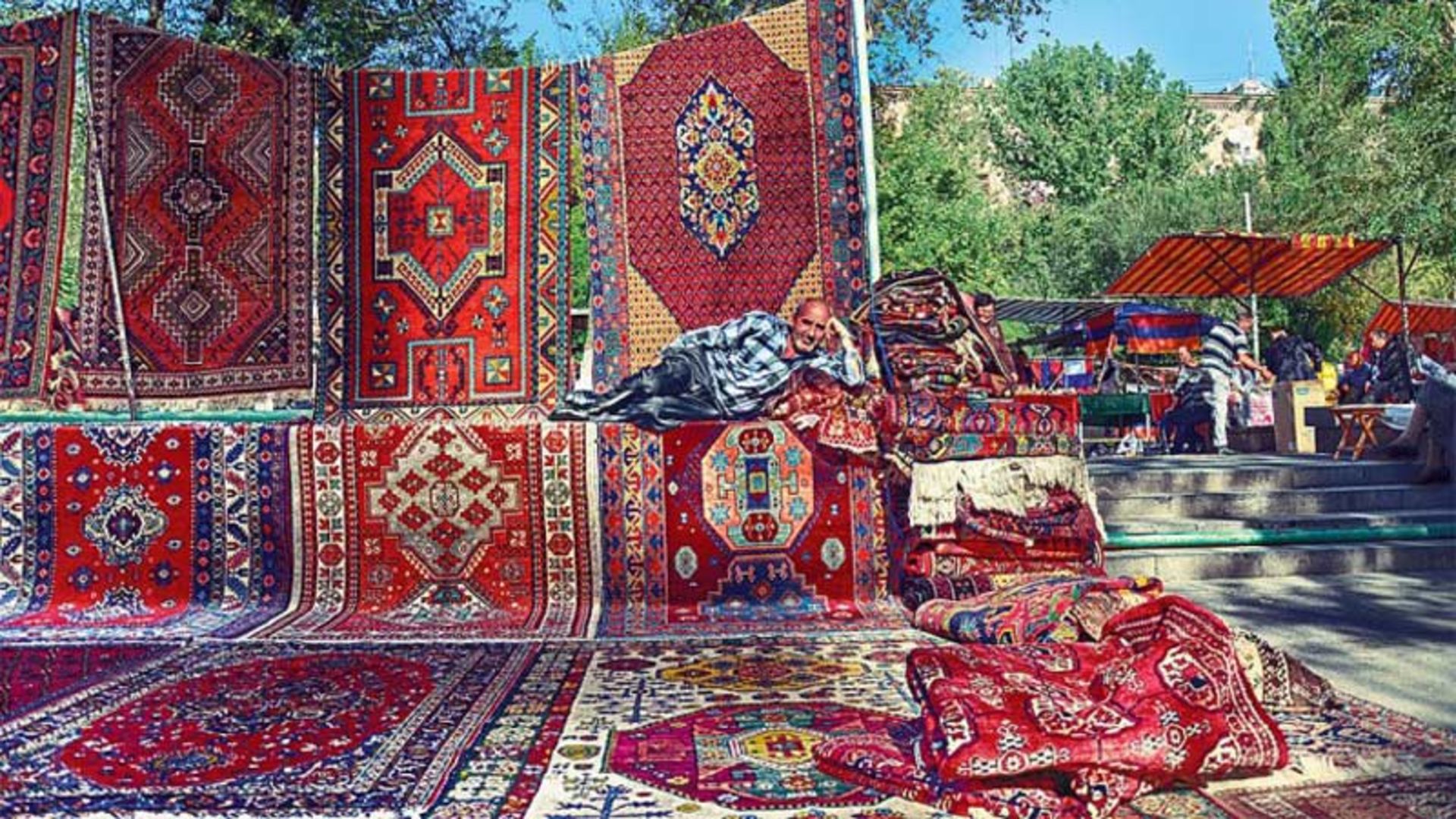 بازار ورنیساژ ایروان