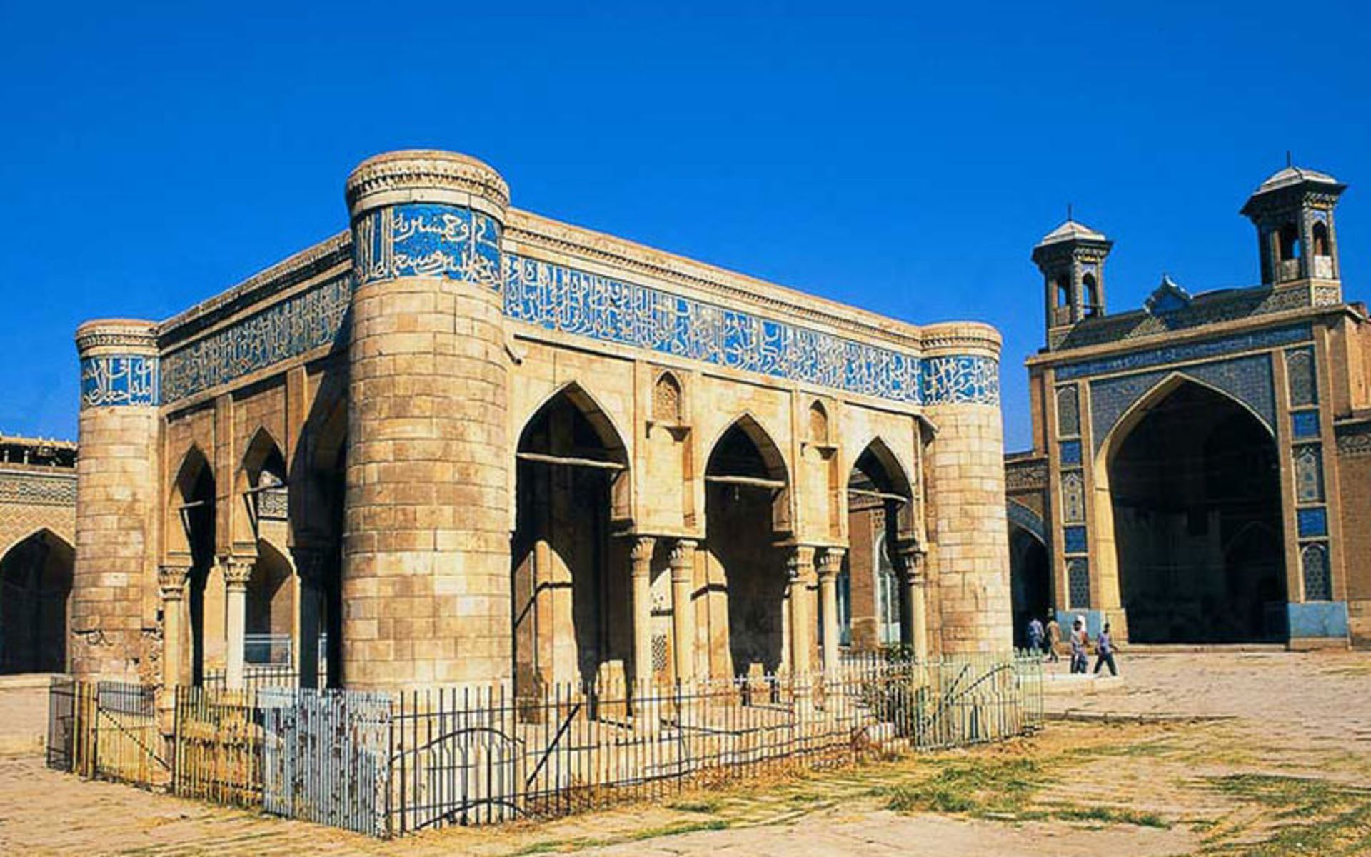 مکان های مذهبی شیراز