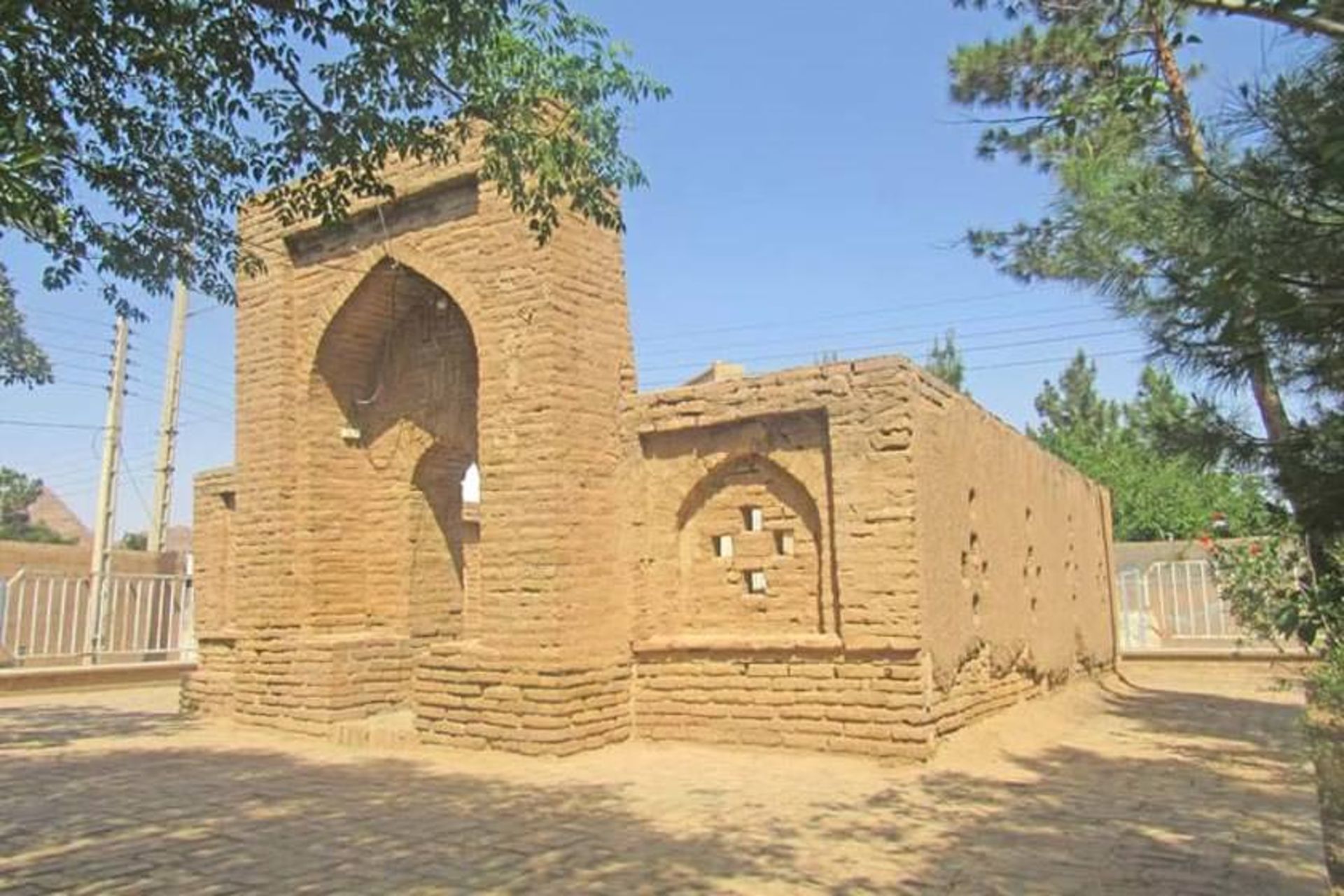 آرامگاه خواجه غیاث‏ الدین پیر احمد خوافى