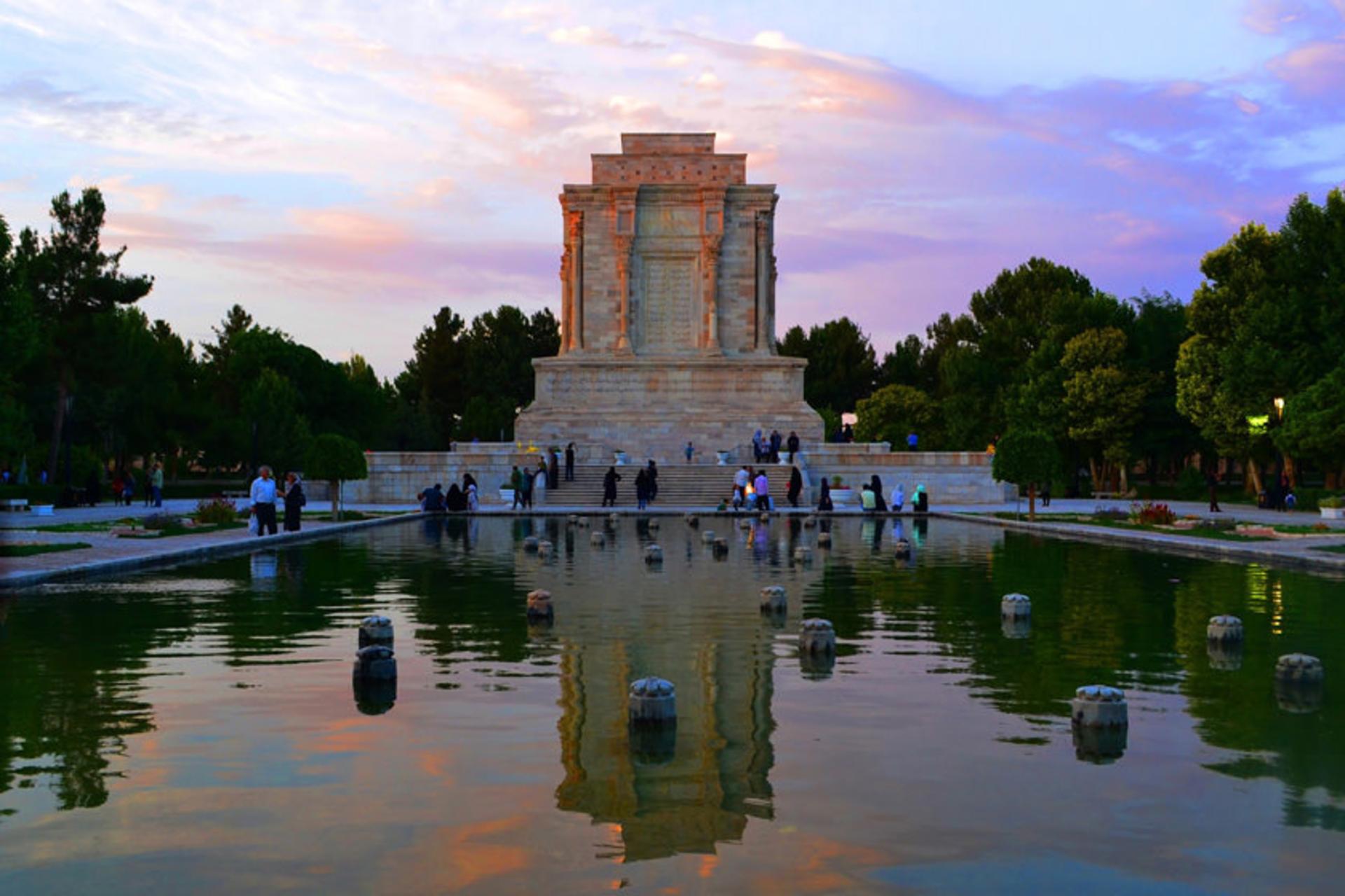 آرامگاه فردوسی