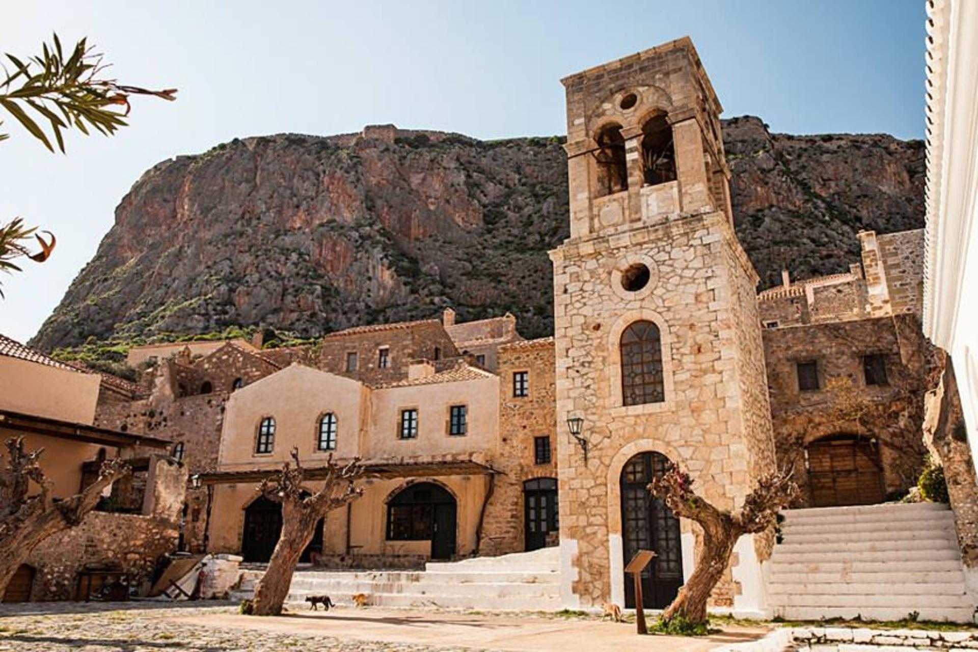 قلعه مونمواسیا