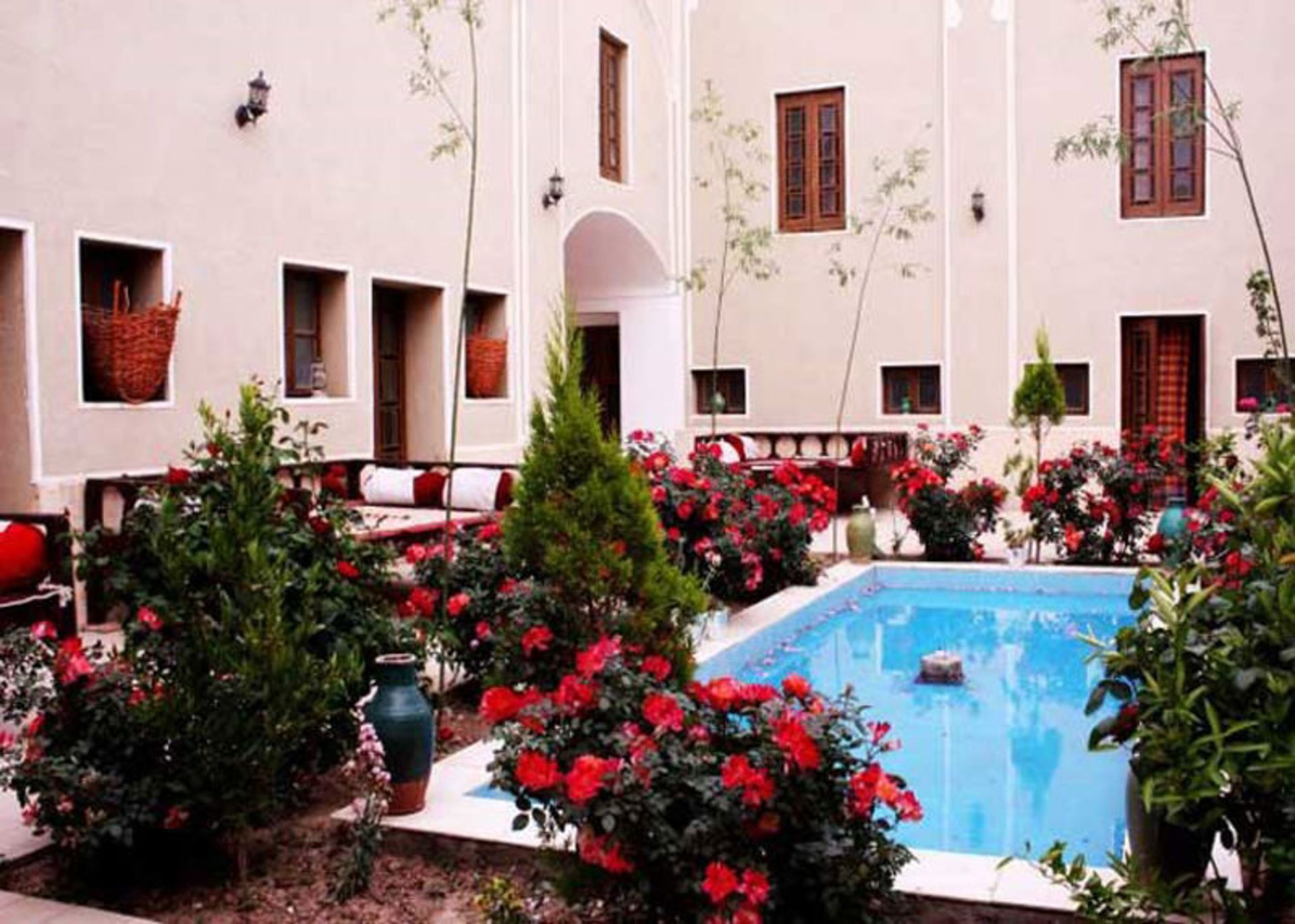 هتل سنتی کوروش