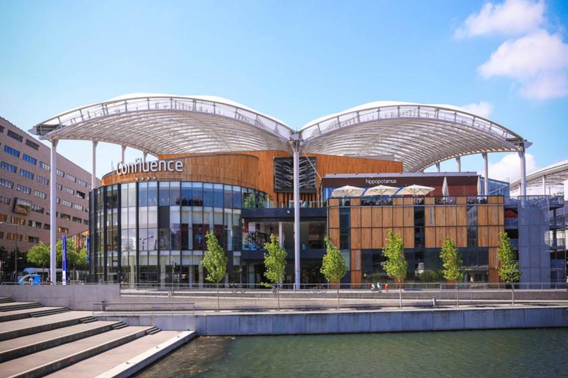 مرکز خرید کانفلوئنس