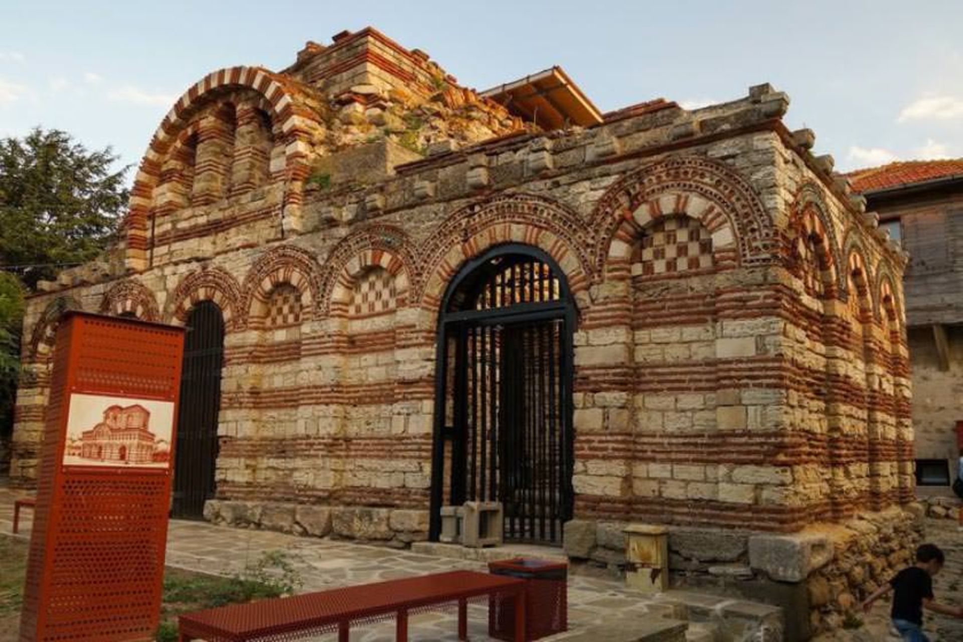 کلیسای فرشتگان مقرب میکائیل و جبرئیل