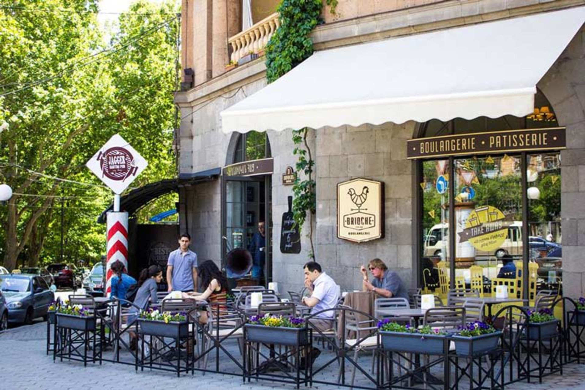 کافه رستوران فرانسوی Brioche Boulangerie