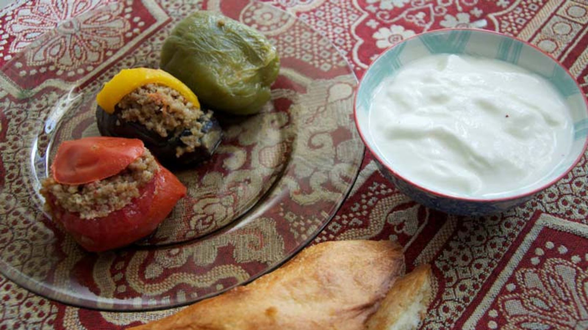 دلمه اوچ باجی یا سه خواهر