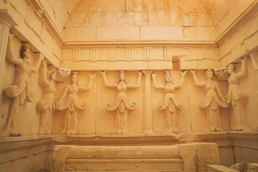 مقبره اسوشتاری