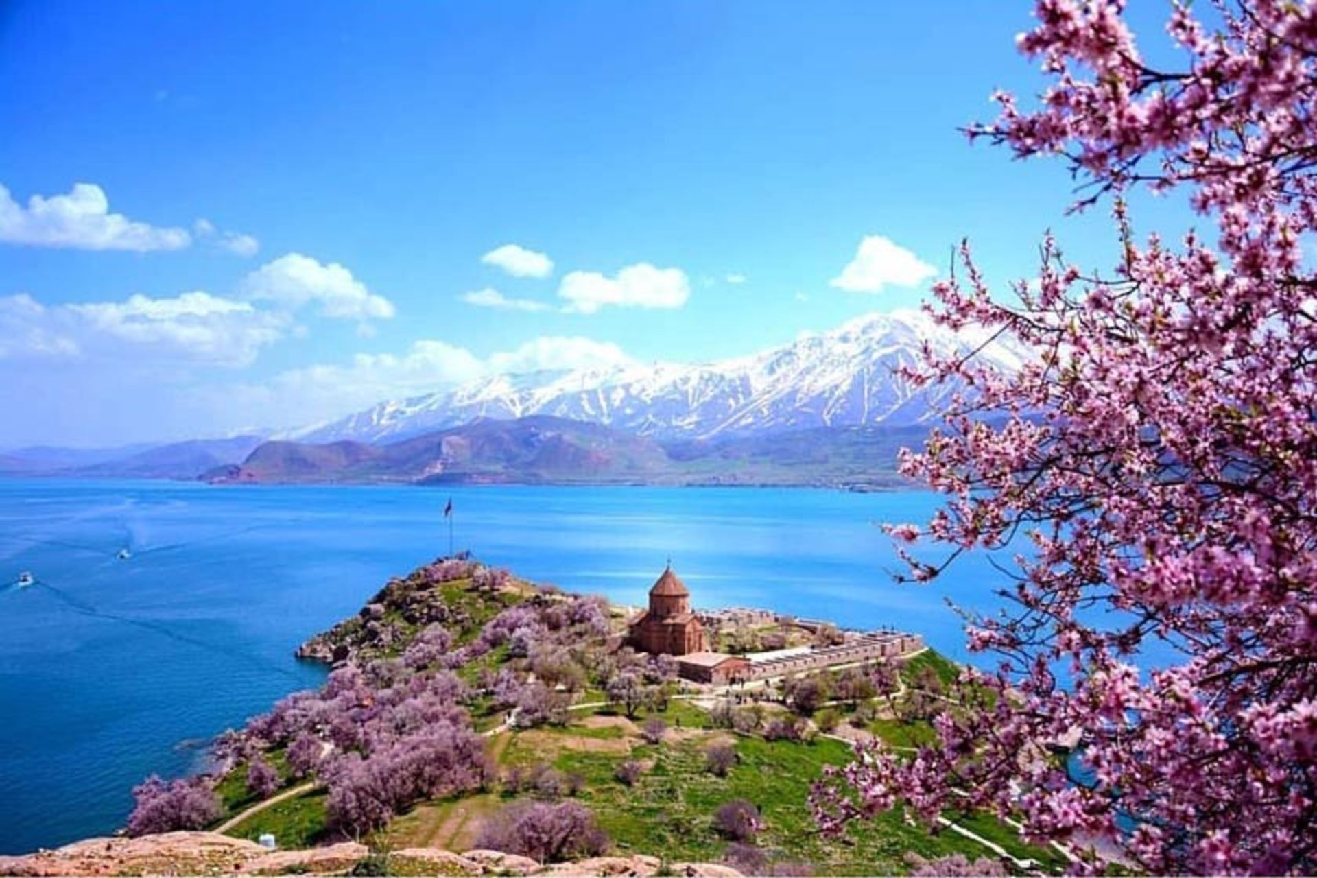 دریاچه وان