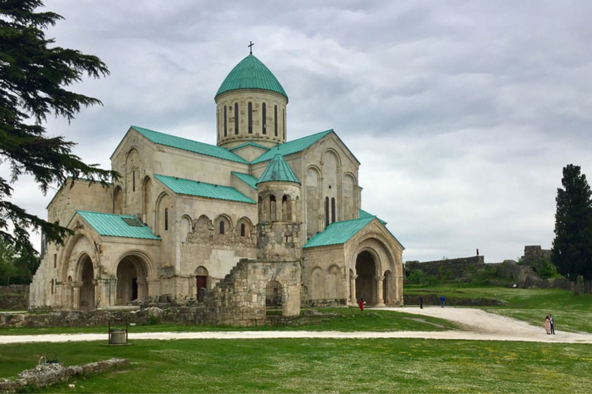 کلیسای جامع باگراتی