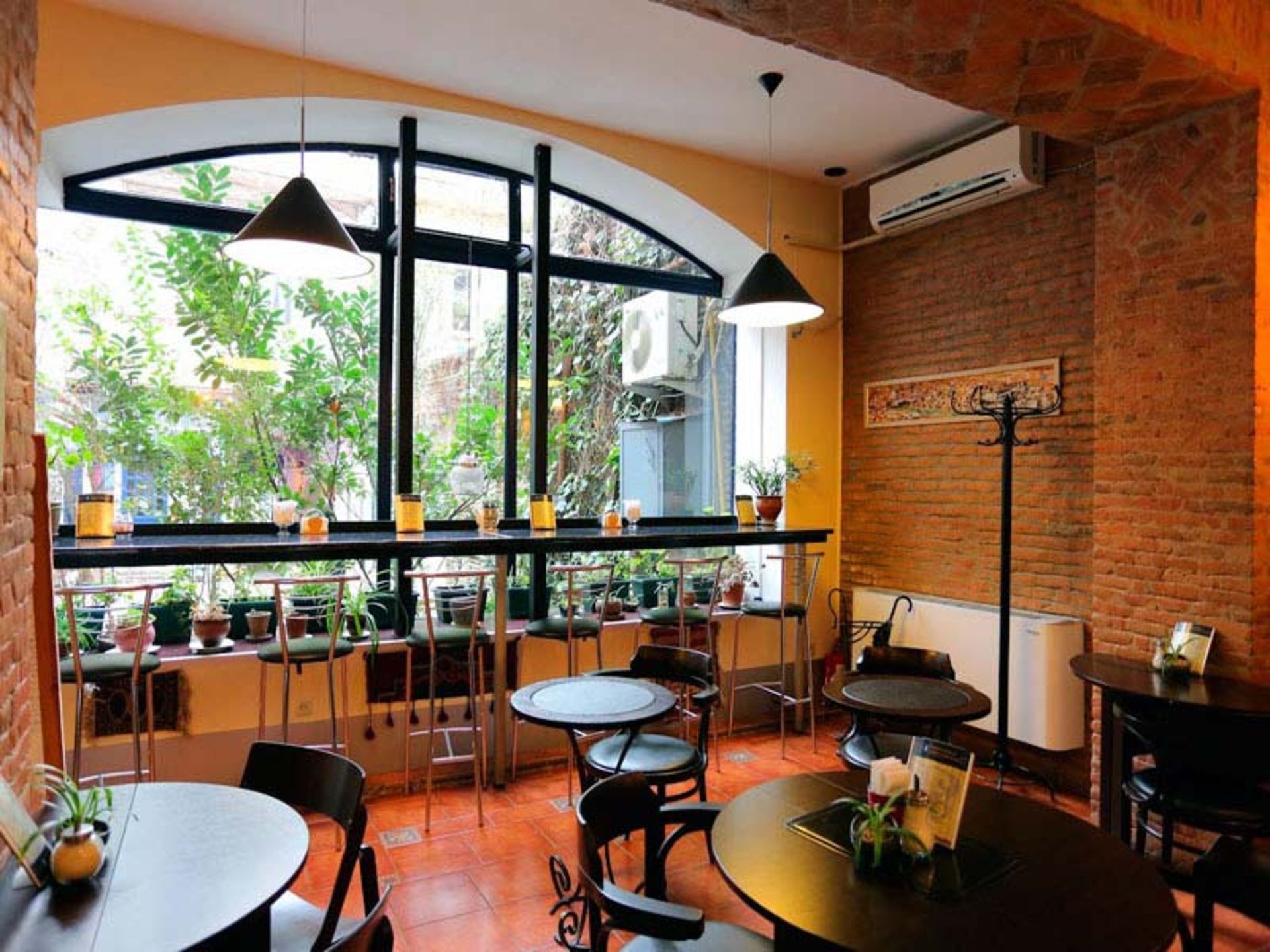 کافه روستاولی (Cafe Rustaveli) تفلیس