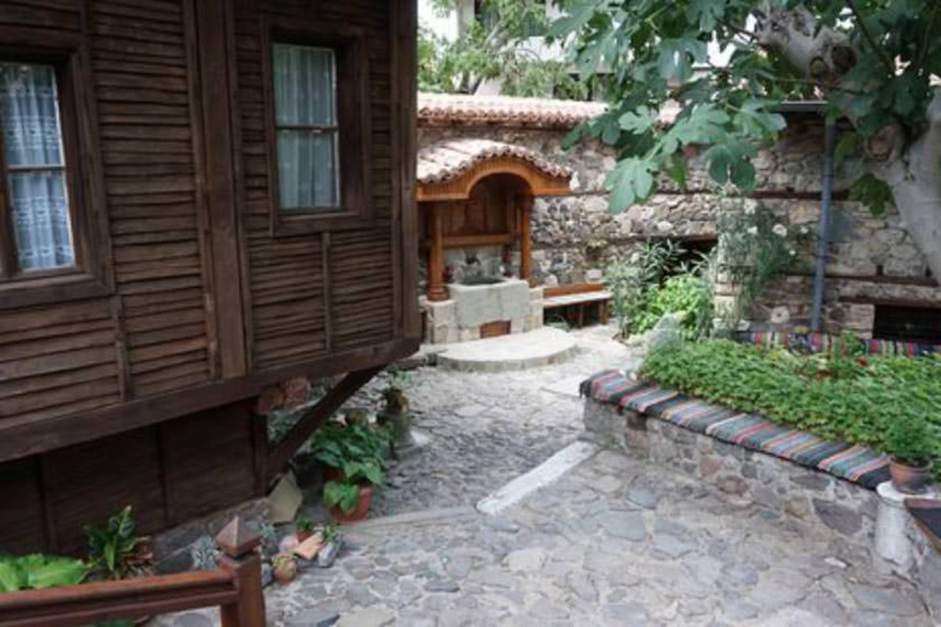 کلیسای مادر مقدس سوزوپول (کلیسای باکره مقدس سوزوپول)
