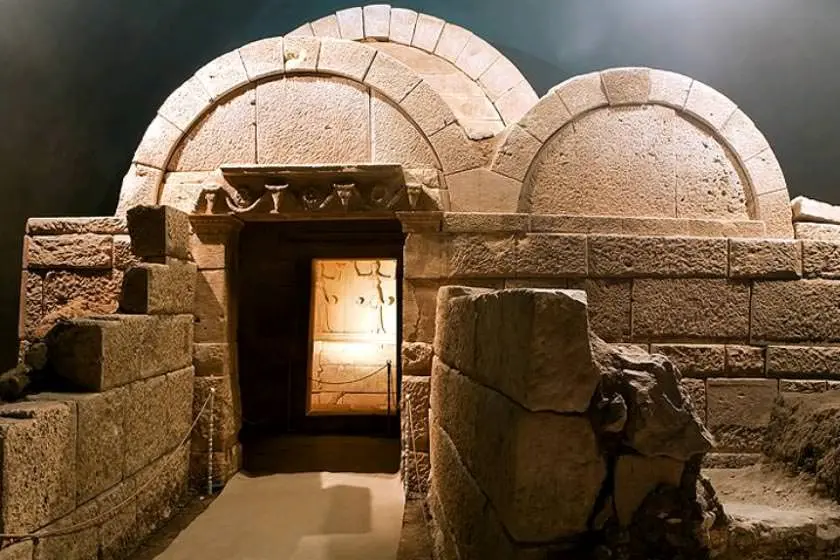  مقبره اسوشتاری