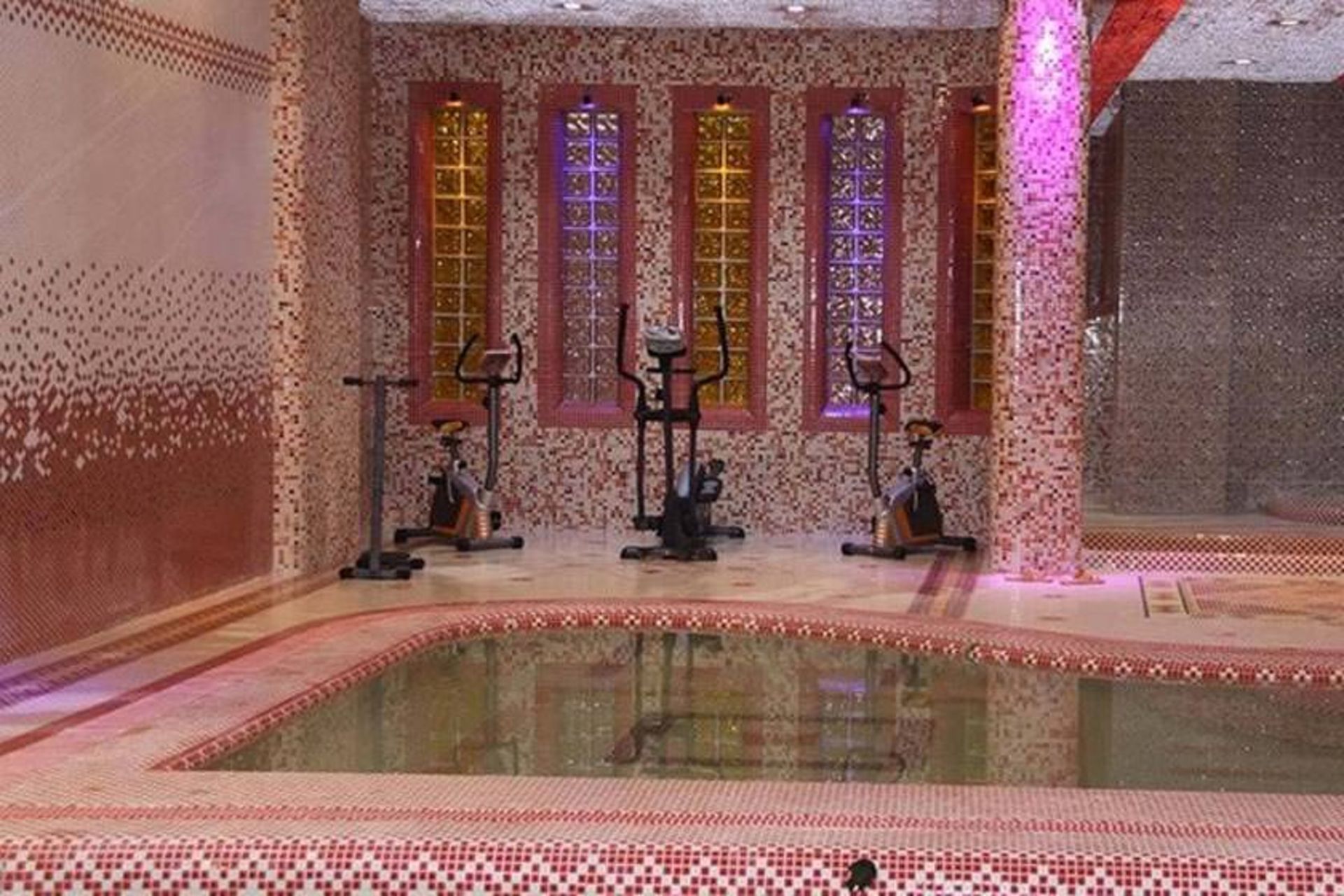 مجتمع آب‌ درمانی دره لر سویی