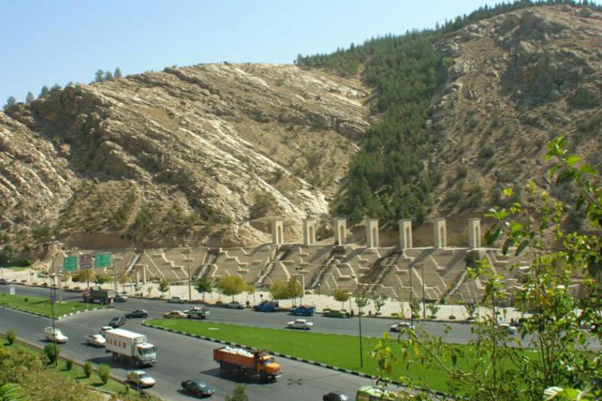عکس قدیمی از تنگ الله اکبر شیراز