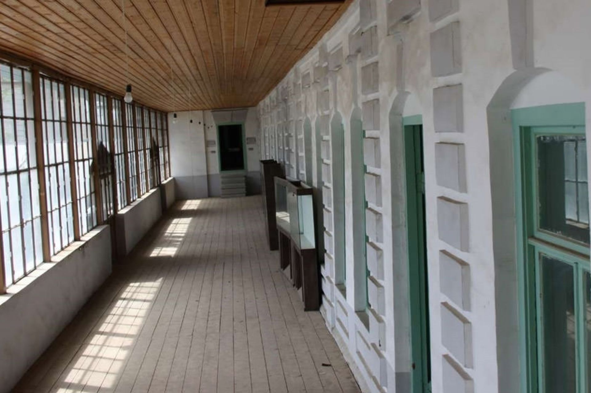 دبیرستان حکیم نظامی آستارا