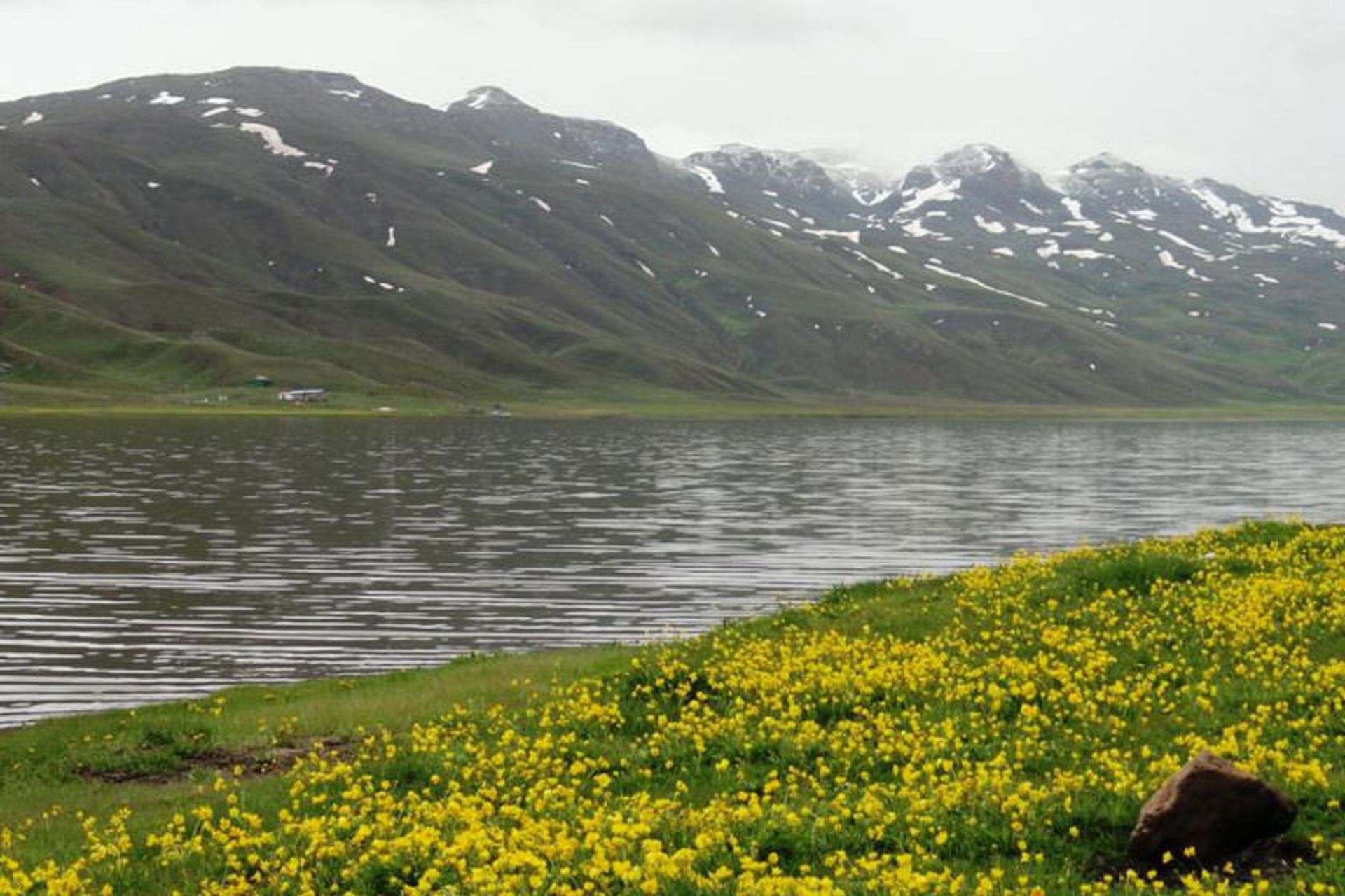 رشته کوه باغرو