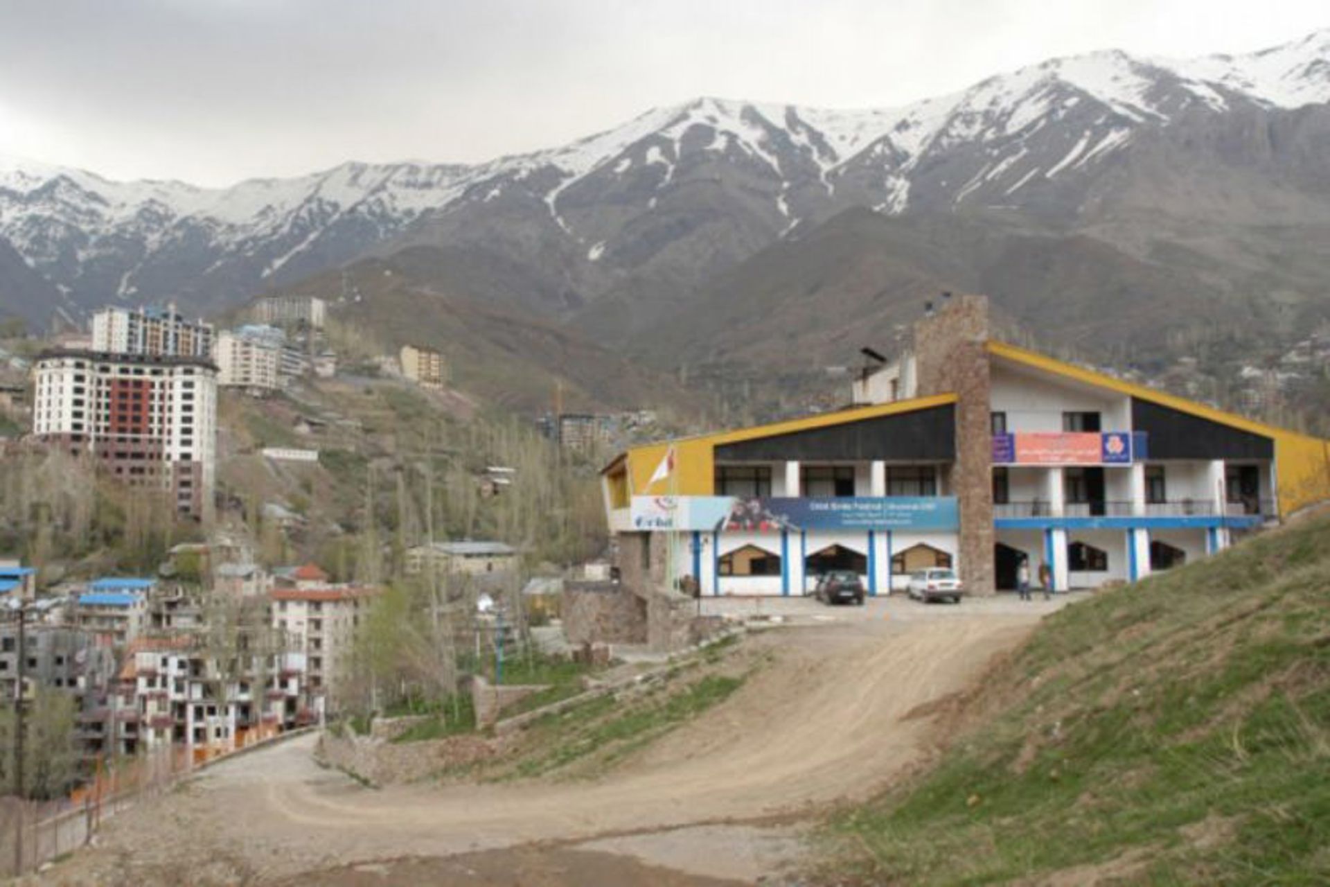 بنای هتل شمشک (هتل جهانگردی شمشک)