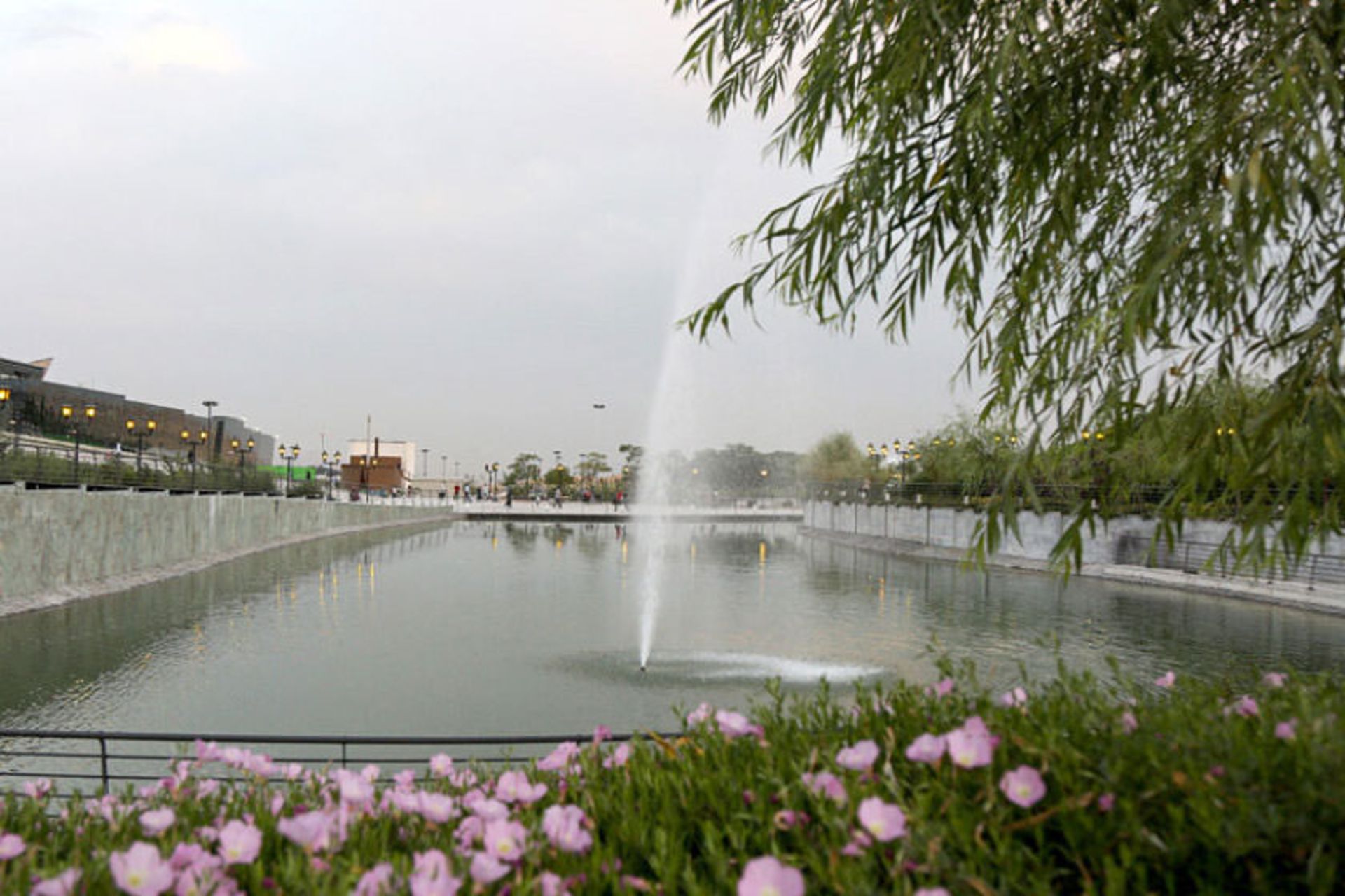 دریاچه و باغ هنر تهران