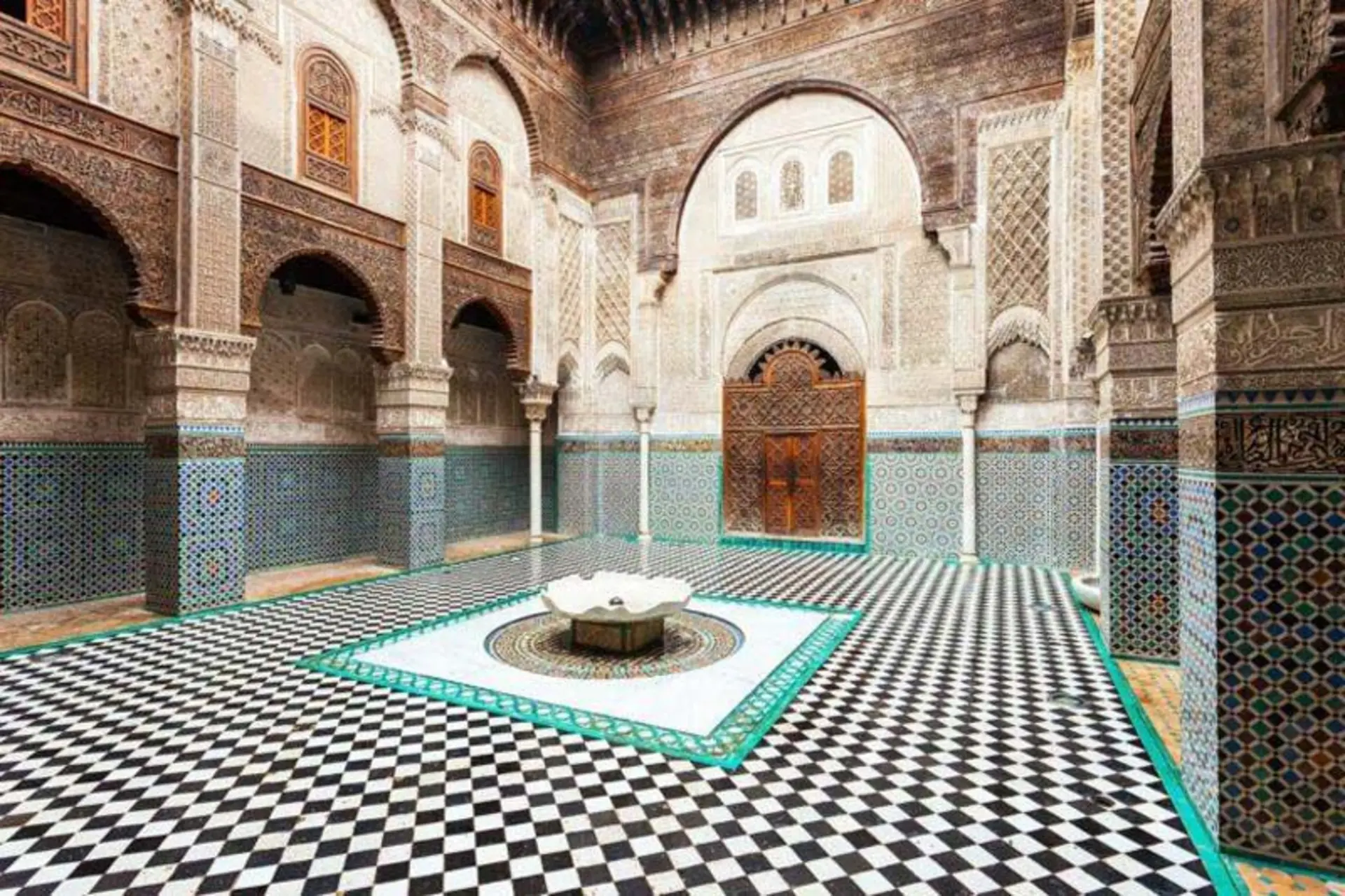 كتابخانه القراویین‌ (al-Qarawiyyin library) مراکش