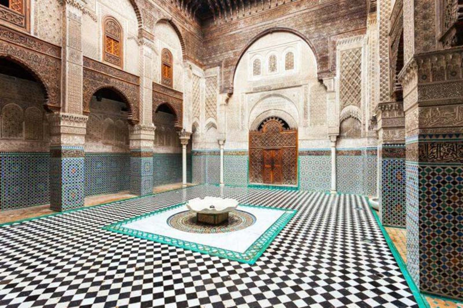 كتابخانه القراویین‌ (al-Qarawiyyin library) مراکش