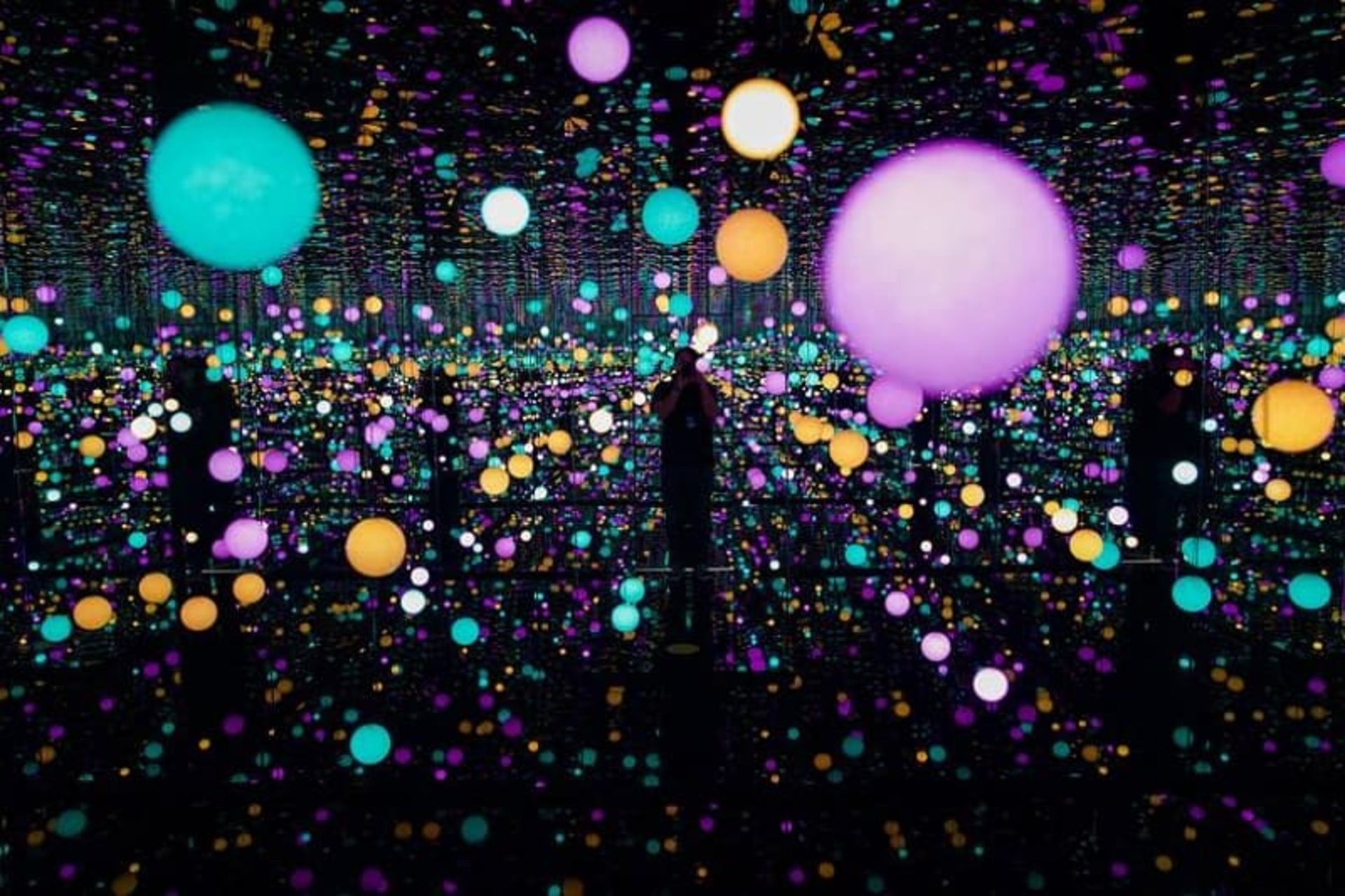 INFINITY MIRRORED ROOM – BRILLIANCE OF THE SOULS BY YAYOI KUSAMA