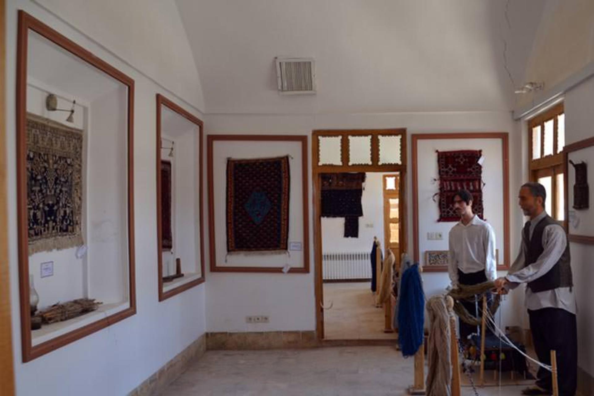 موزه فرش اردکان (خانه تاریخی ملک افضلی)