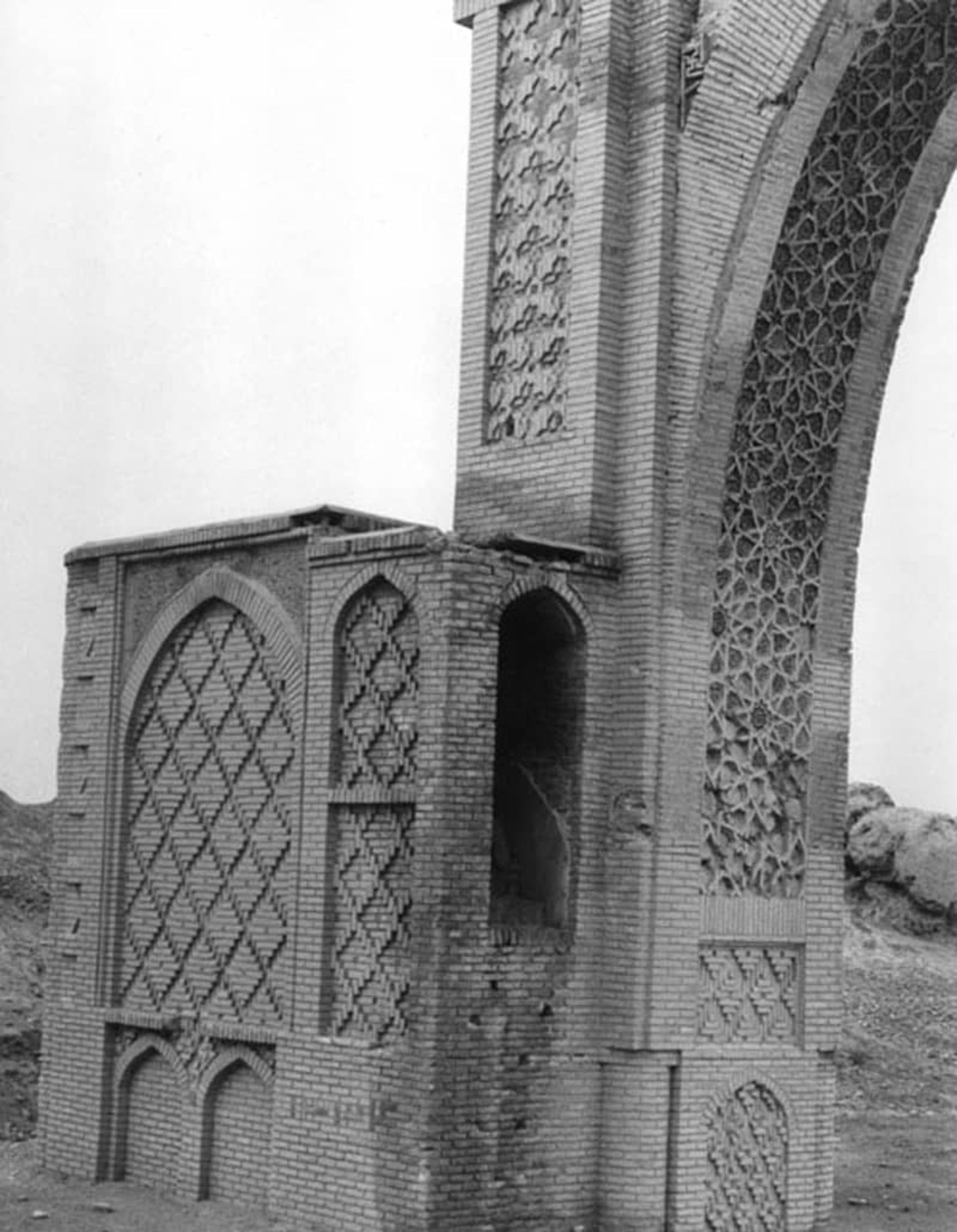 طاق بست