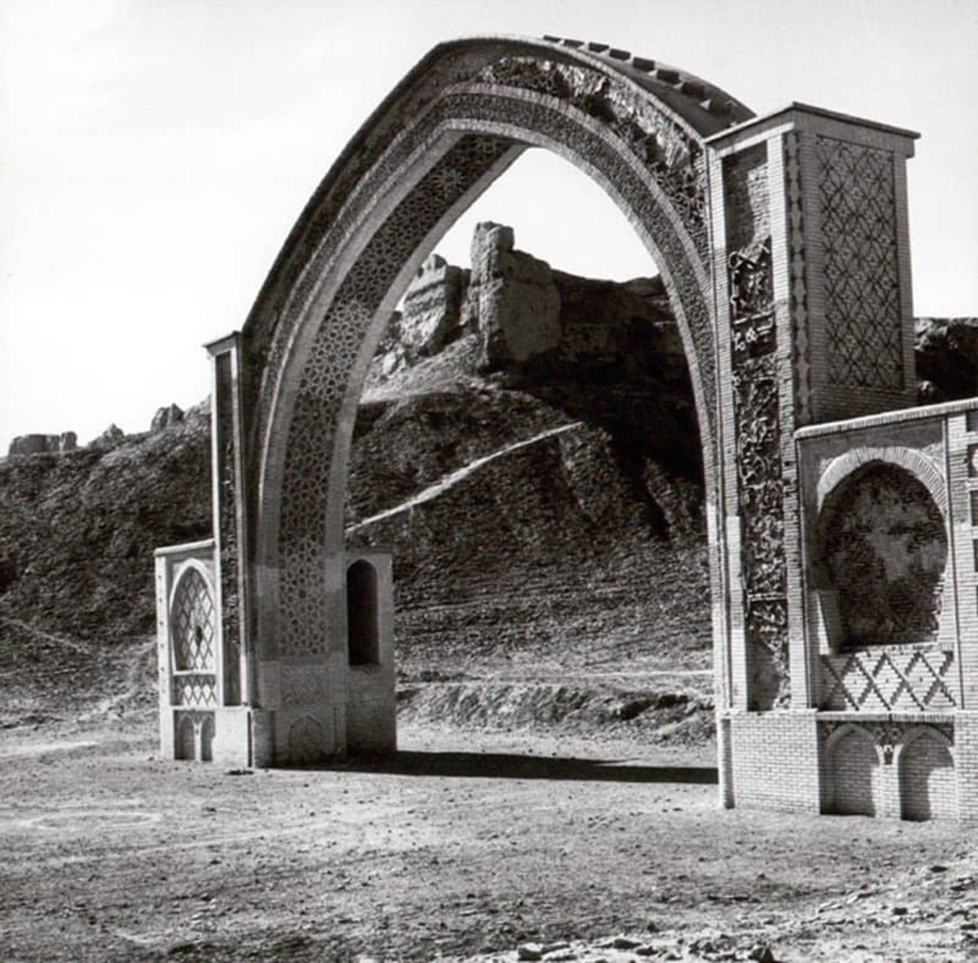 طاق بست
