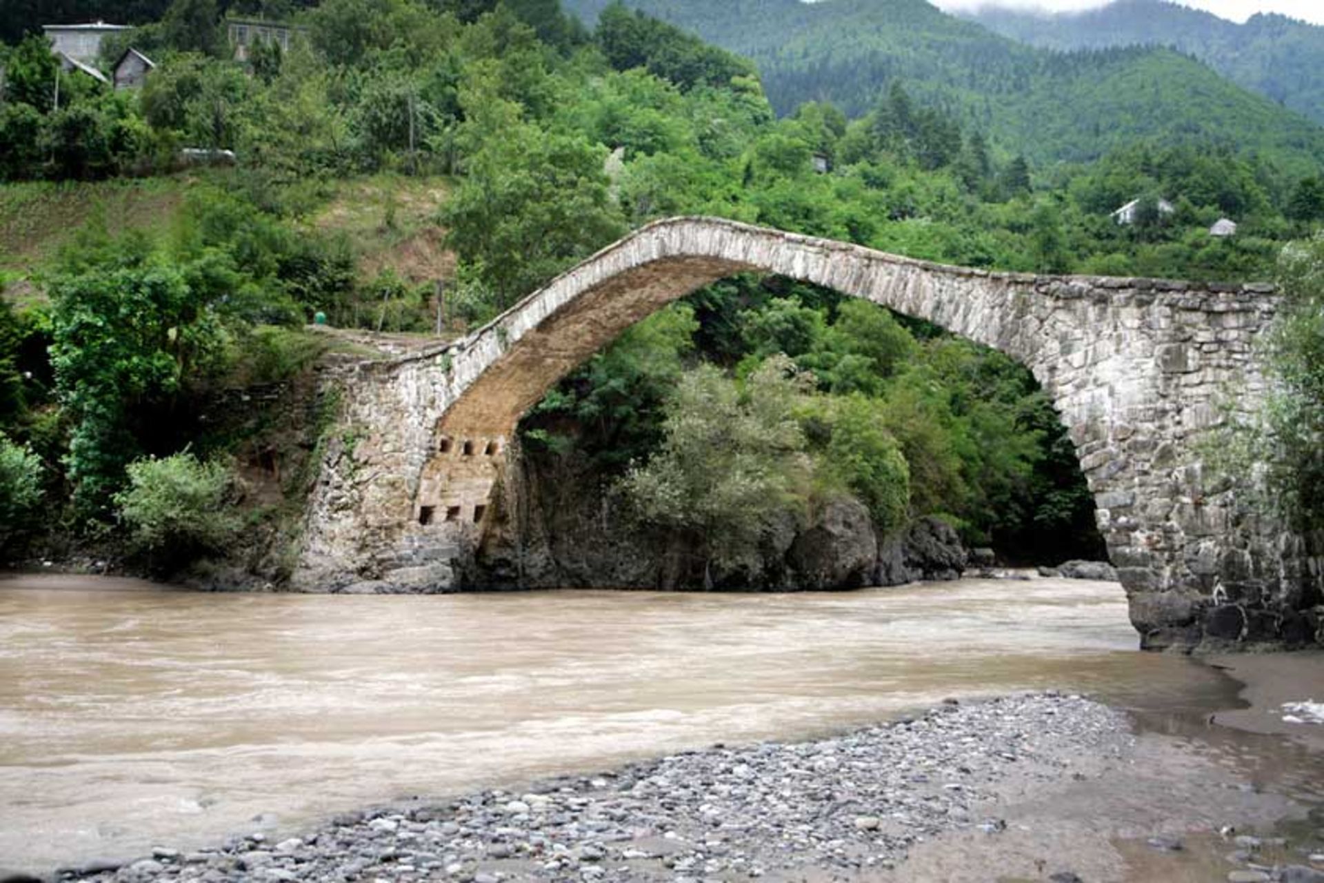 پل ماخونتستی