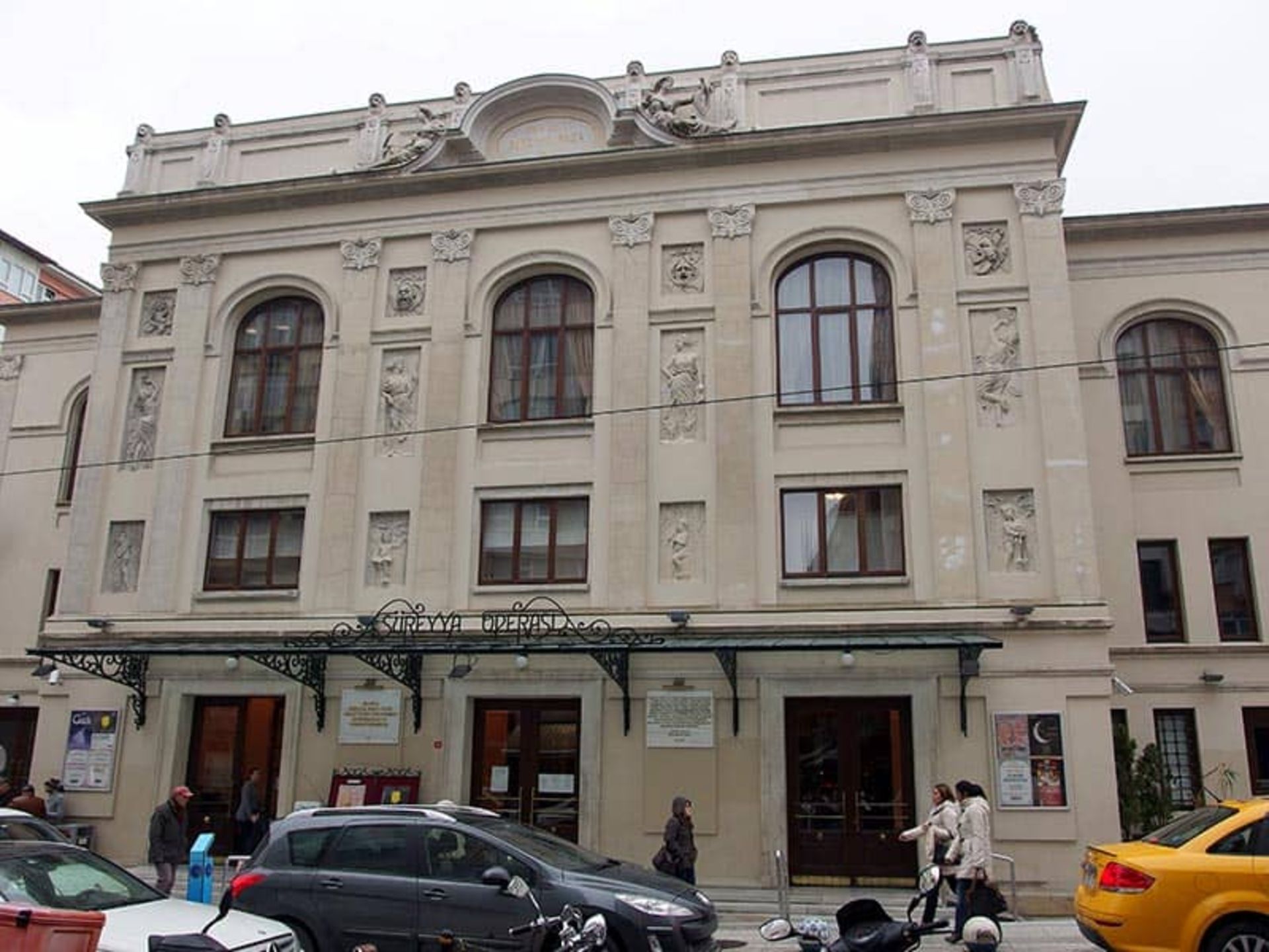 ۹. خانه‌ اپرای سوریا (Sureyya Opera House)
